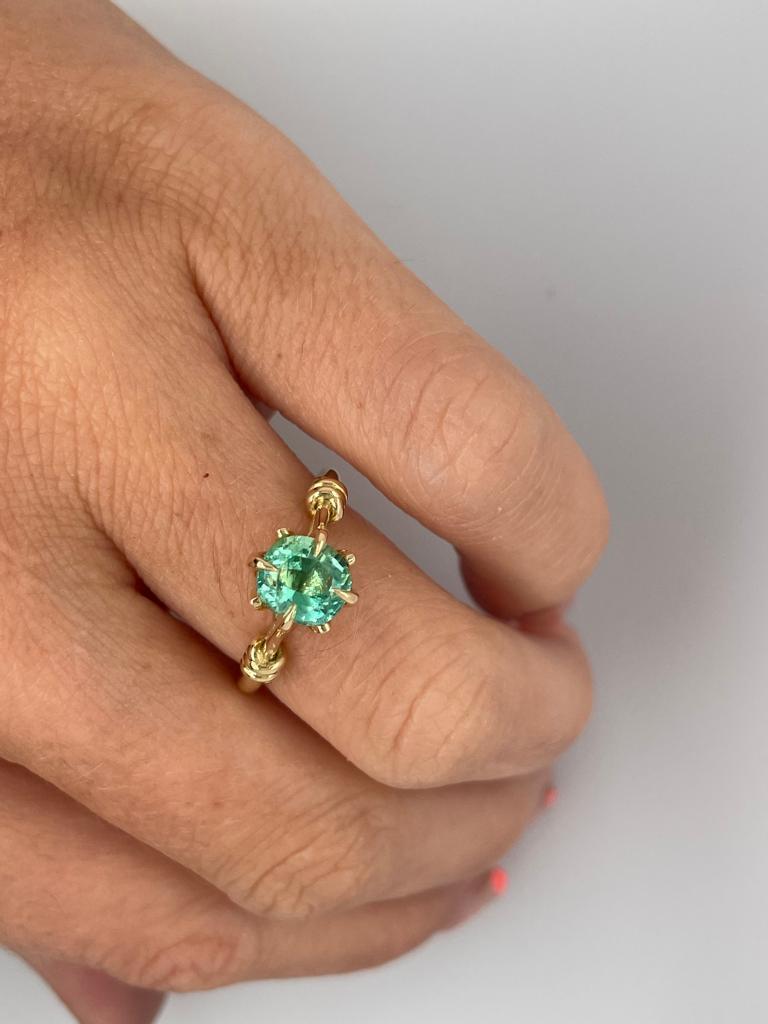 For Sale:  Emerald Solitaire Style Ring in 18ct Gold 4