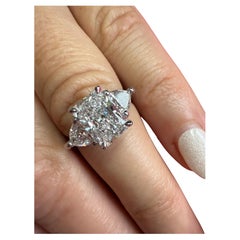 Anello con diamante di fidanzamento da 2 carati in oro 18KT