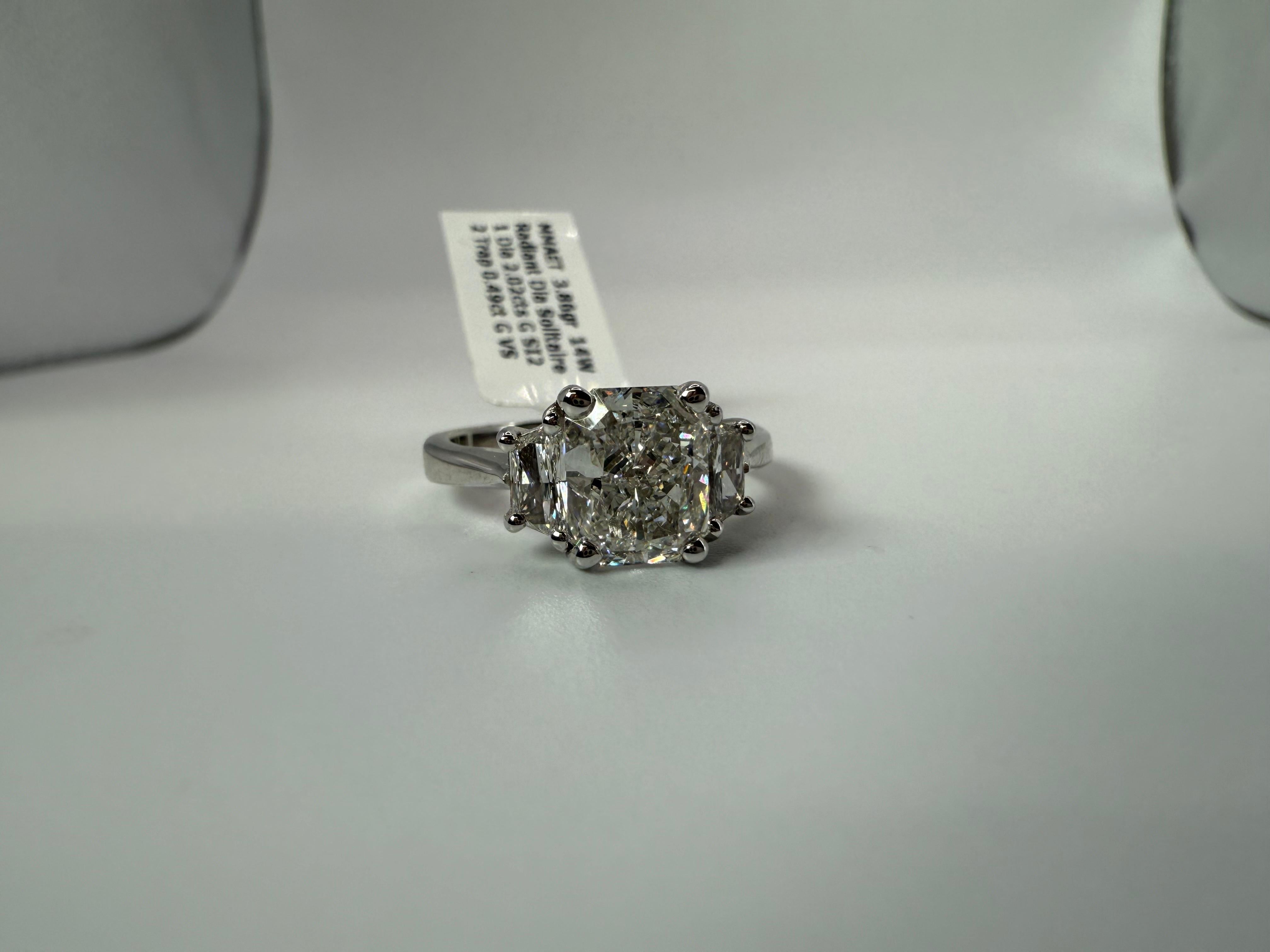 Anello con diamante di fidanzamento 2ct G /SI2 Anello con tre pietre in oro 14KT in vendita 2