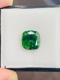 2ct Natural Russia Demantoid vivid green color eye clean clarity