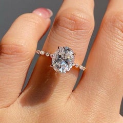 Anello di Moissanite di forma ovale da 2 carati Anello solitario in argento 925 per donna.