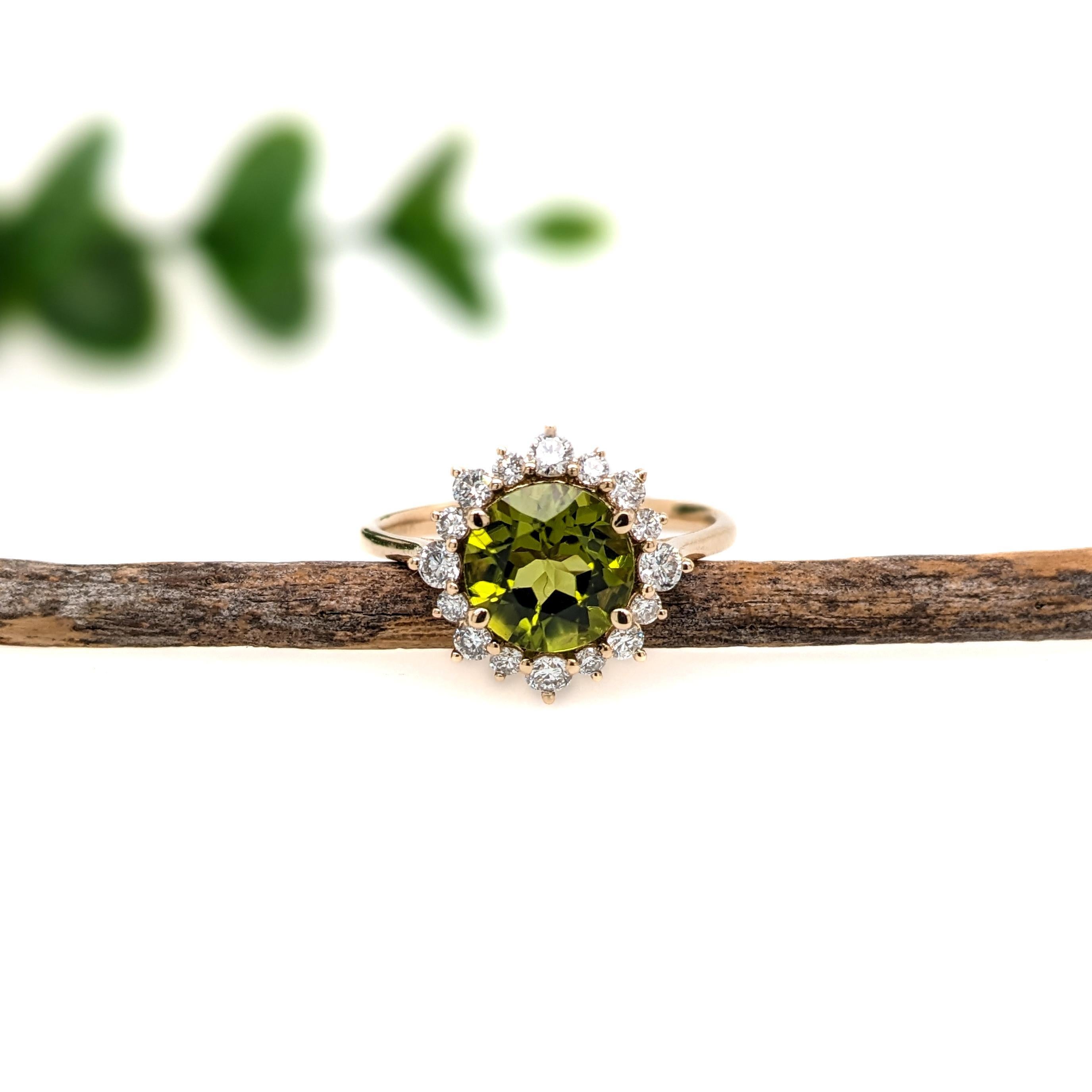 Art Deco 2ct Peridot Ring w Natural Diamond Halo in Solid 14K Yellow Gold  Round 8mm For Sale