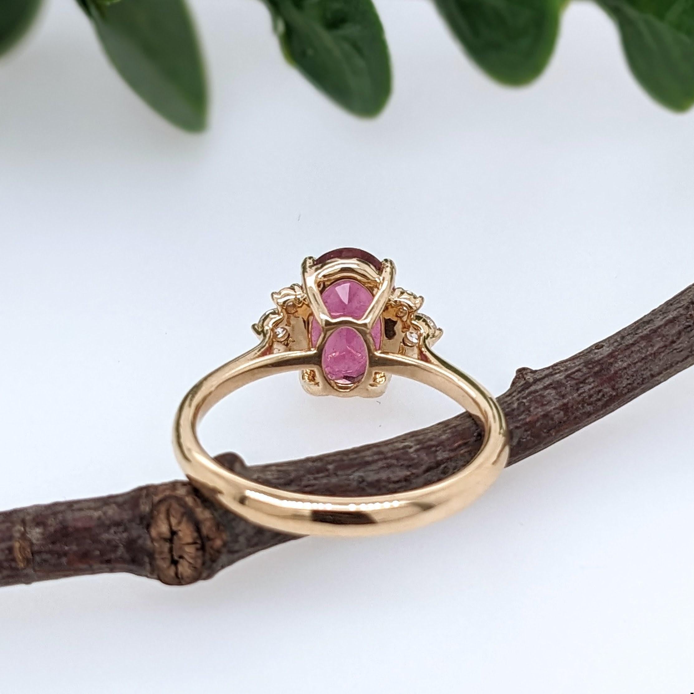 Bague en or jaune 14 carats avec tourmaline rose 2 carats et diamants extraits de la terre OV 10x7 en vente 1