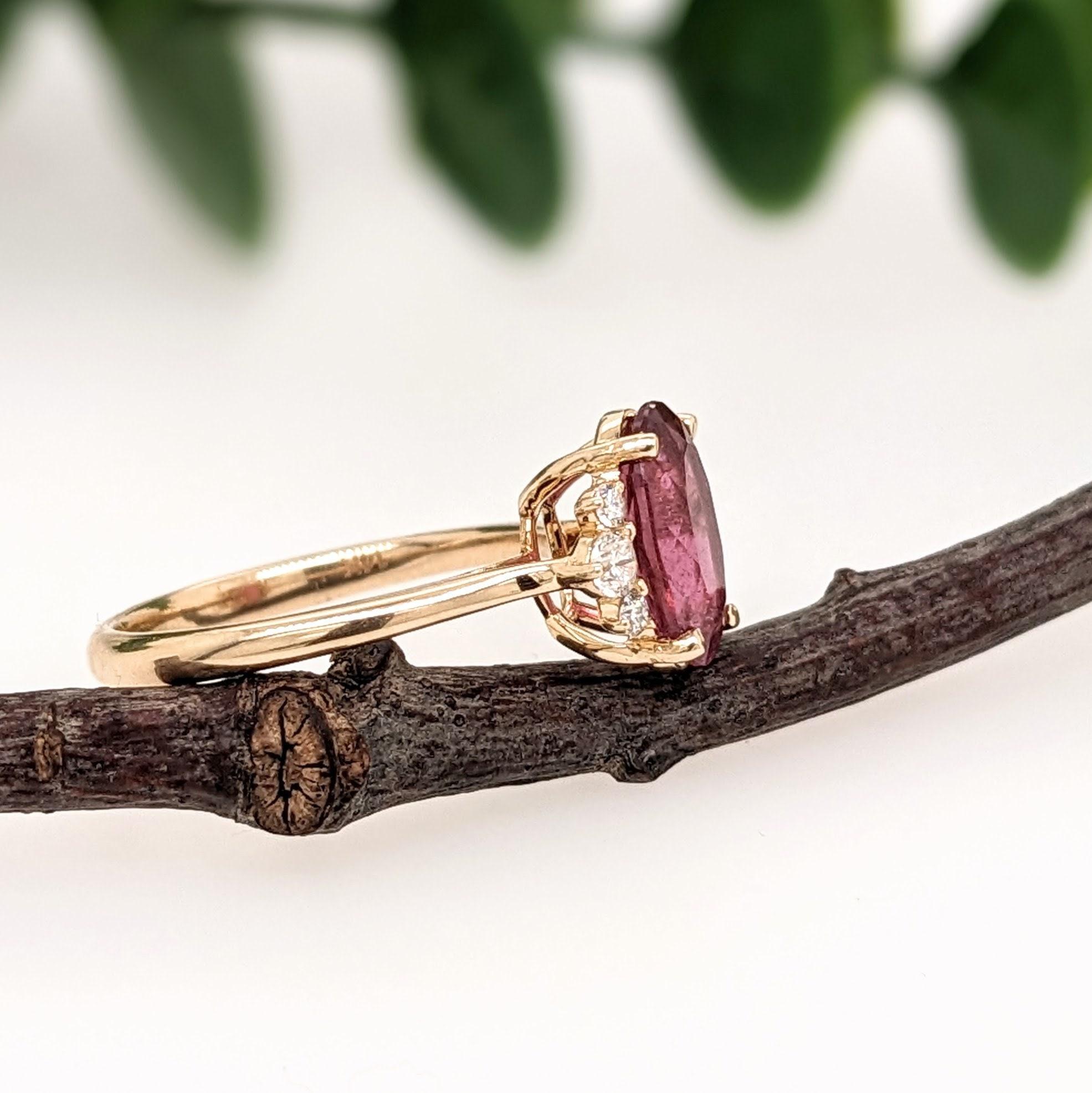 Bague en or jaune 14 carats avec tourmaline rose 2 carats et diamants extraits de la terre OV 10x7 en vente 2