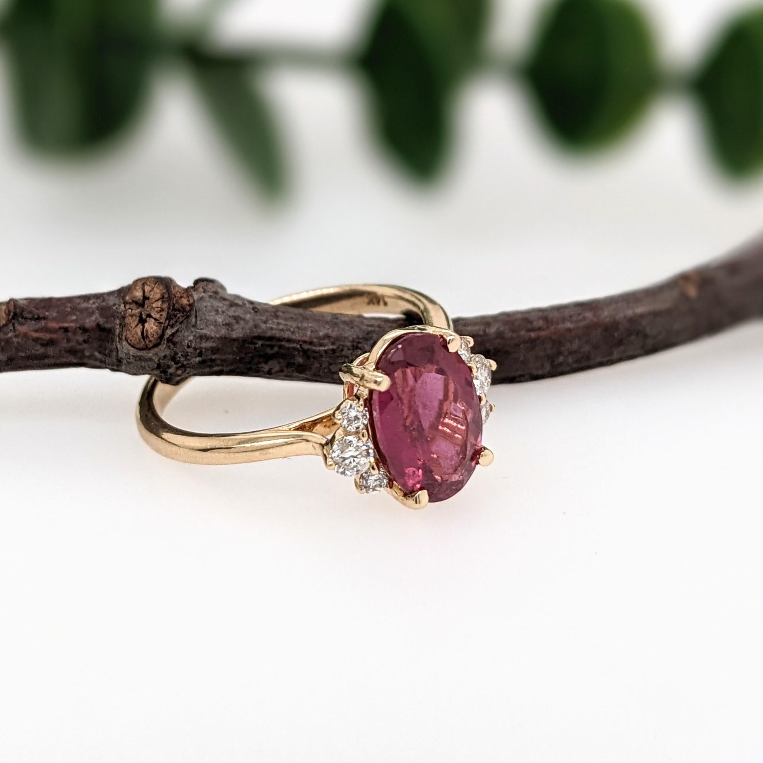 Bague en or jaune 14 carats avec tourmaline rose 2 carats et diamants extraits de la terre OV 10x7 en vente 3