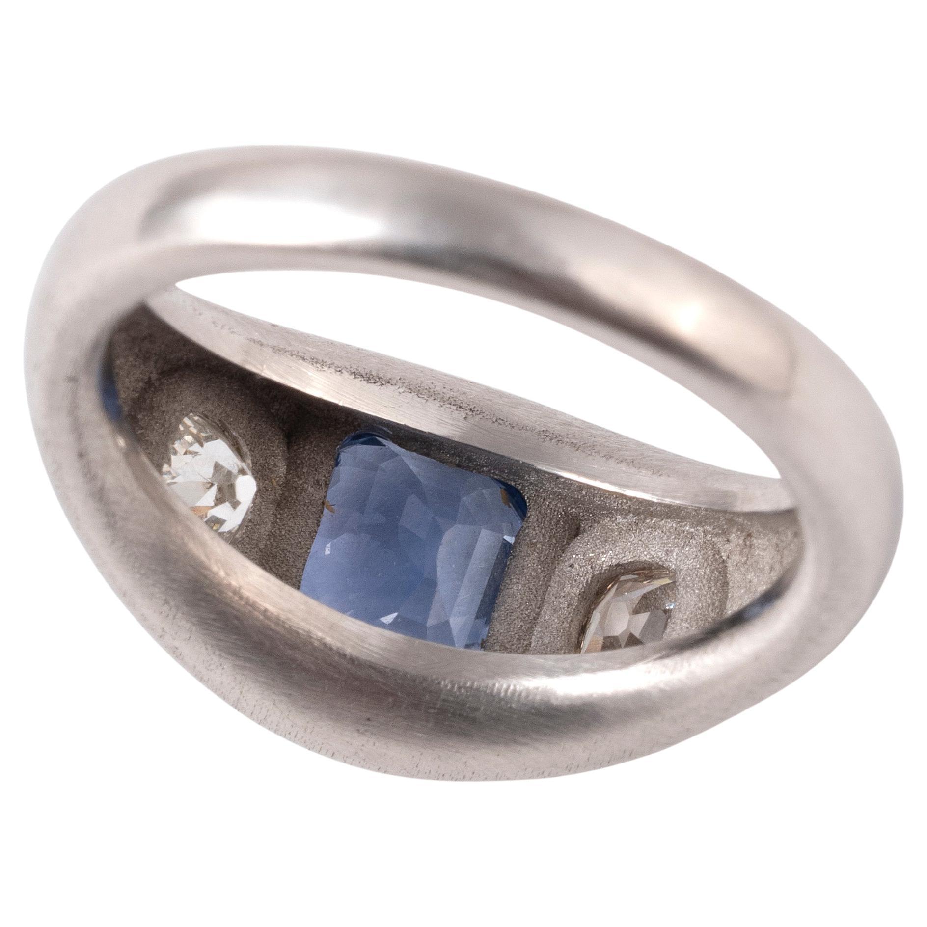 2ct Sapphire And Diamond Platinum Gypsy Set Ring (Alteuropäischer Schliff) im Angebot