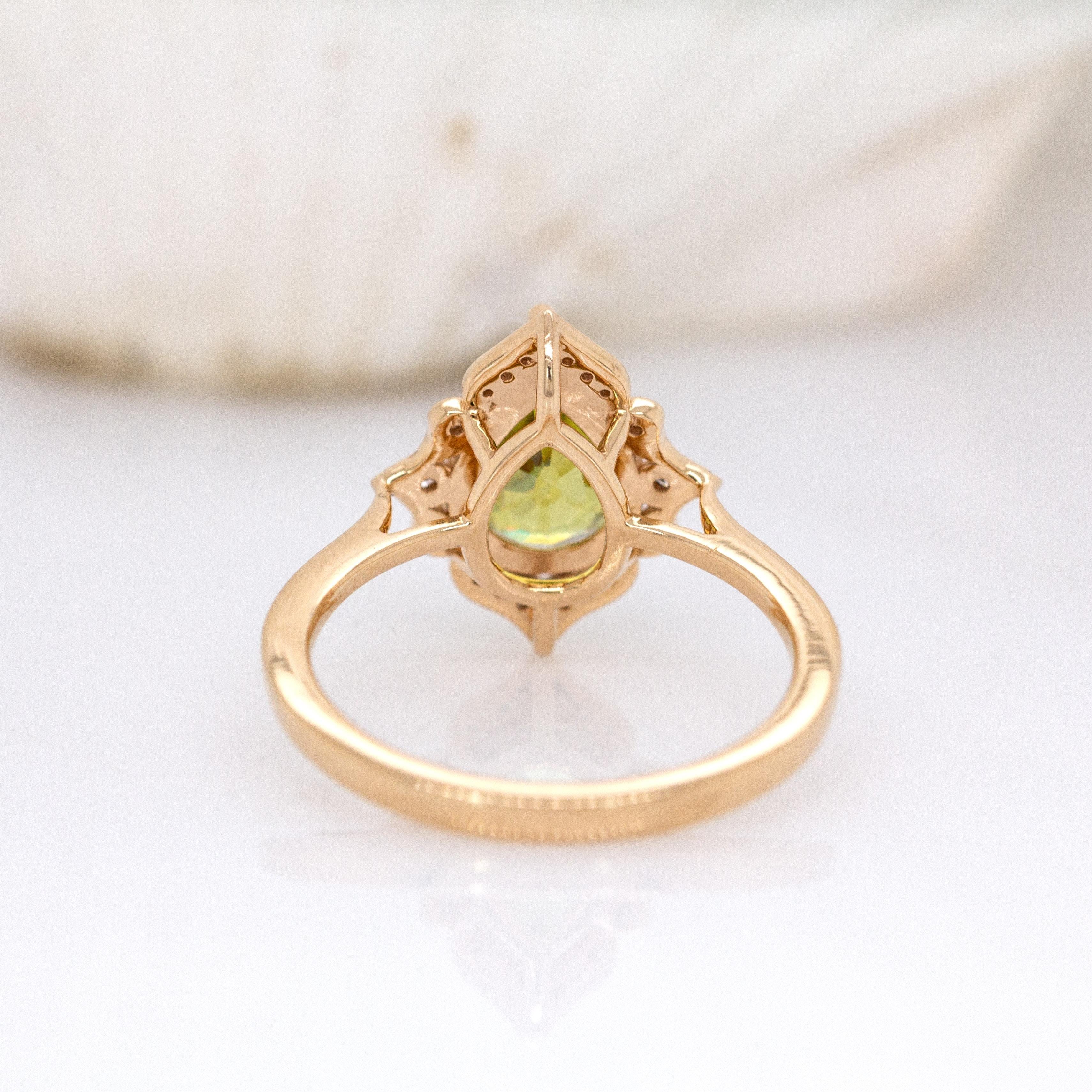 De las mujeres Anillo de Esfena de 2 ct con Detalles de Diamantes Naturales en Oro Amarillo Macizo de 14K  PE 9x7mm en venta