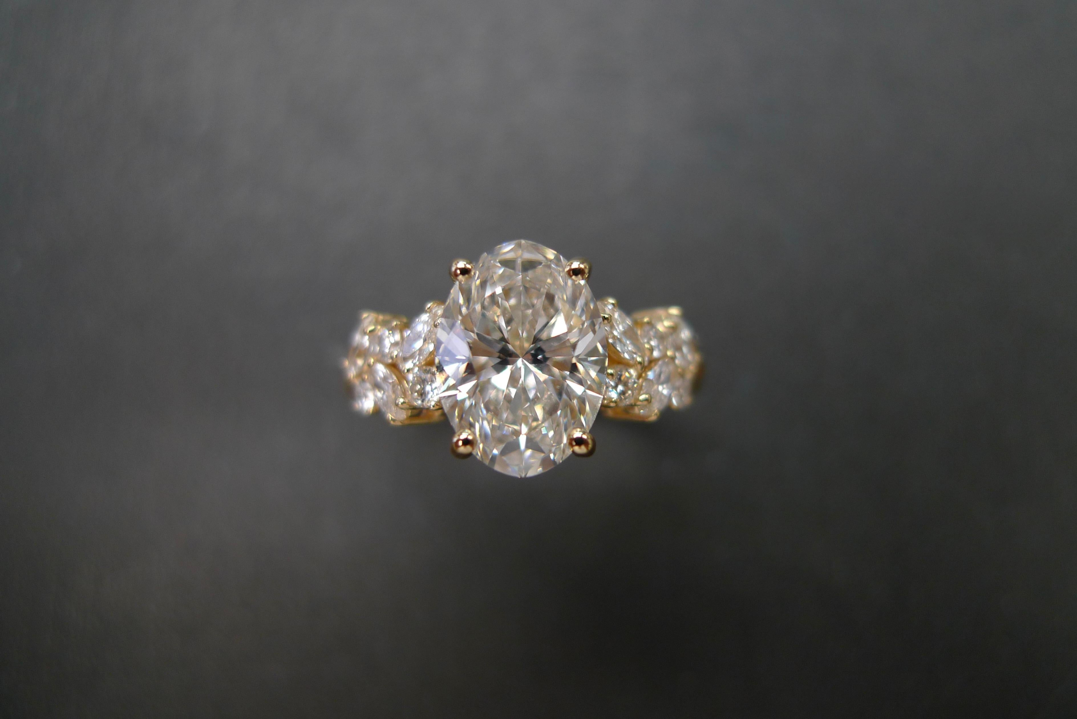 For Sale:  2ct Unique Oval Diamond Engagement Ring in 18k yellow gold  6
