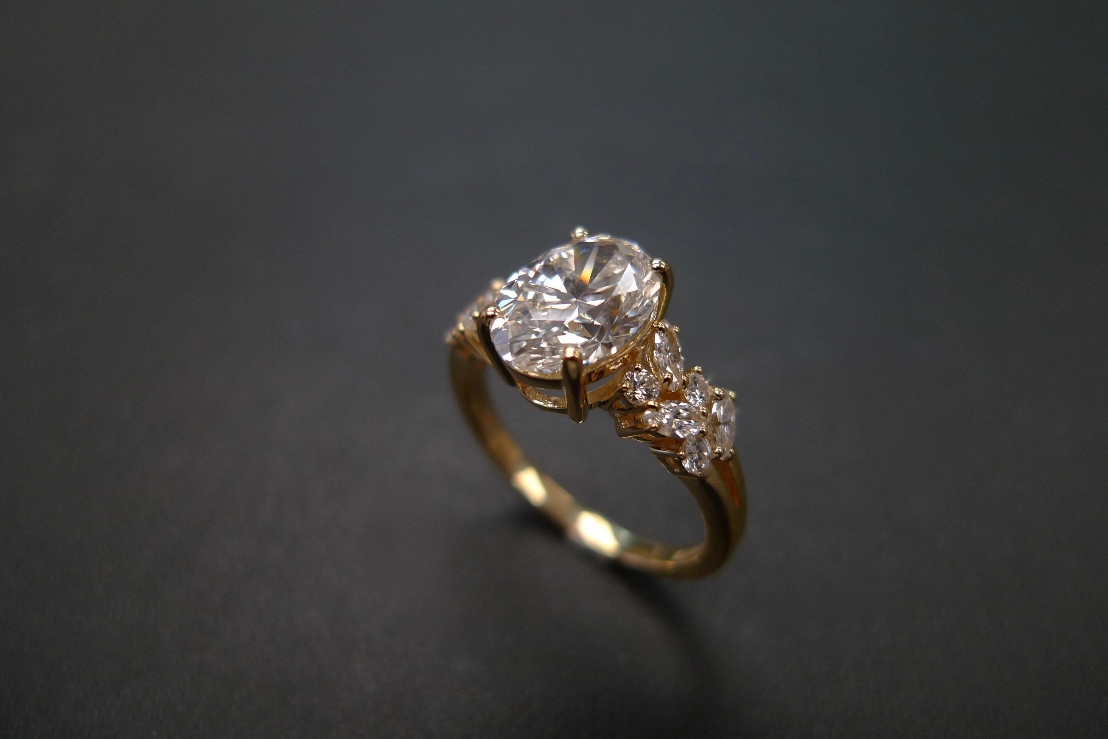 For Sale:  2ct Unique Oval Diamond Engagement Ring in 18k yellow gold  7