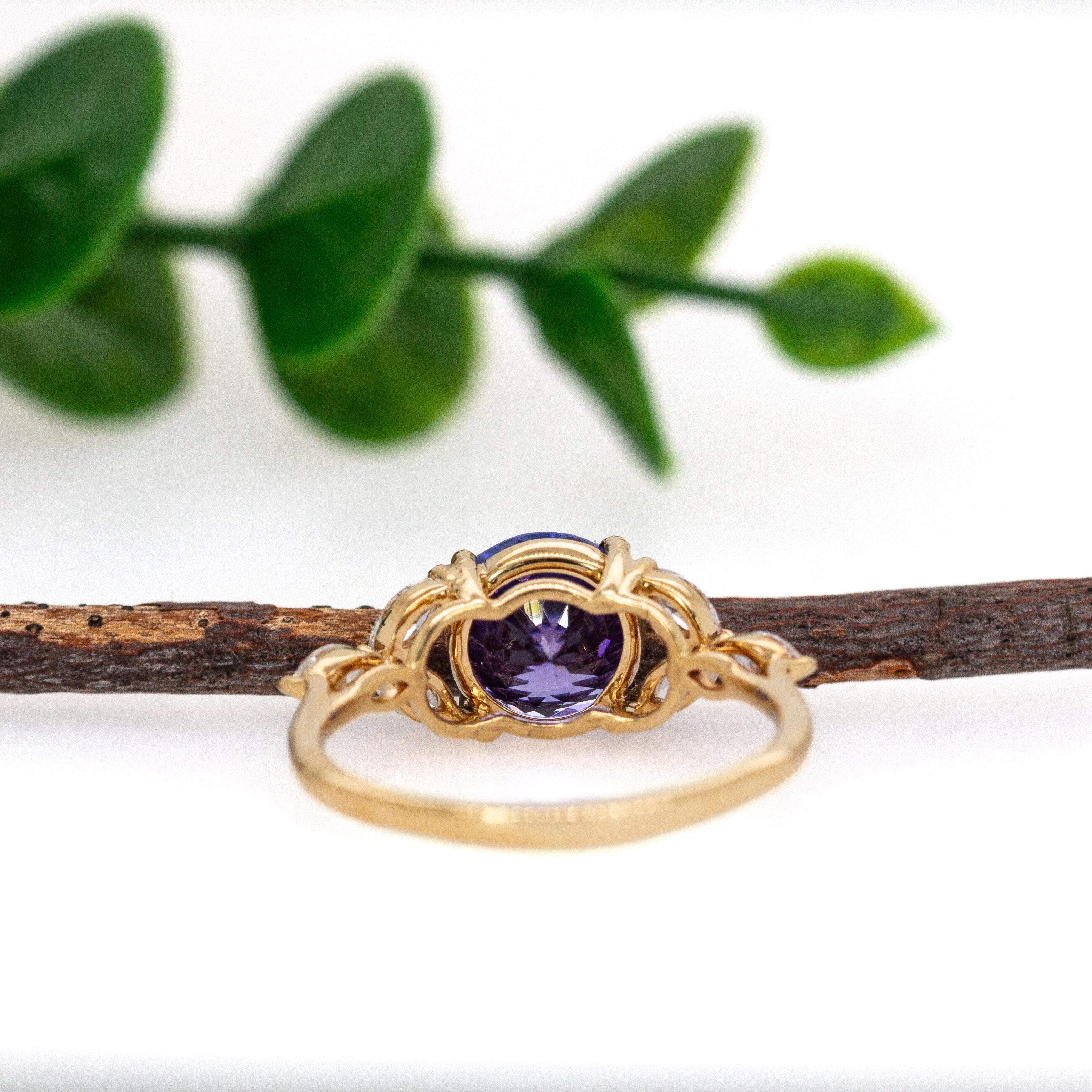 Tanzanite da 2 carati e diamanti naturali in oro giallo massiccio 14K  RD 8 mm In condizioni Nuovo in vendita a Columbus, OH