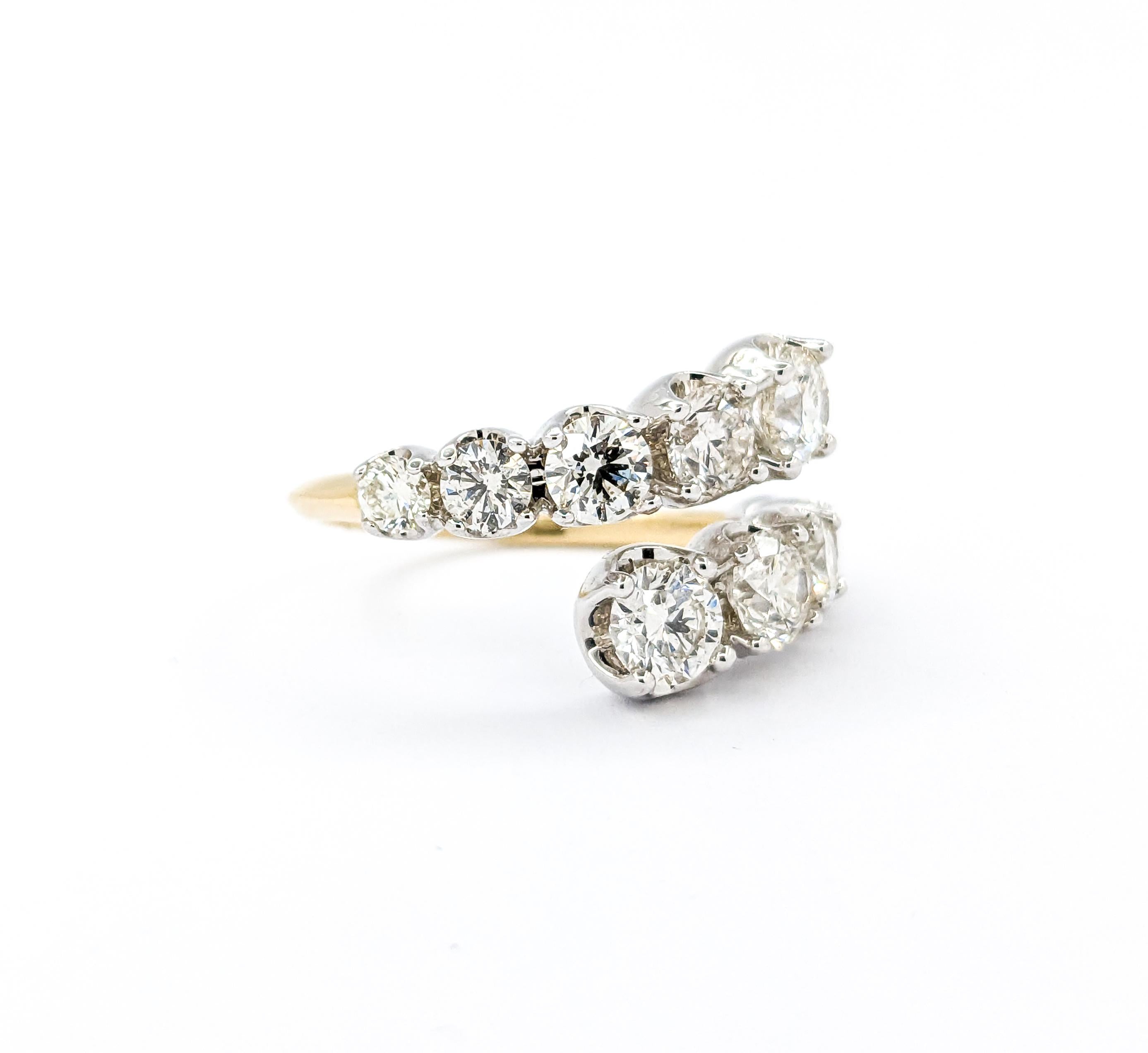 2ctw abgestufter Diamant- Bypass-Ring aus zweifarbigem Gold mit Diamanten im Zustand „Hervorragend“ in Bloomington, MN