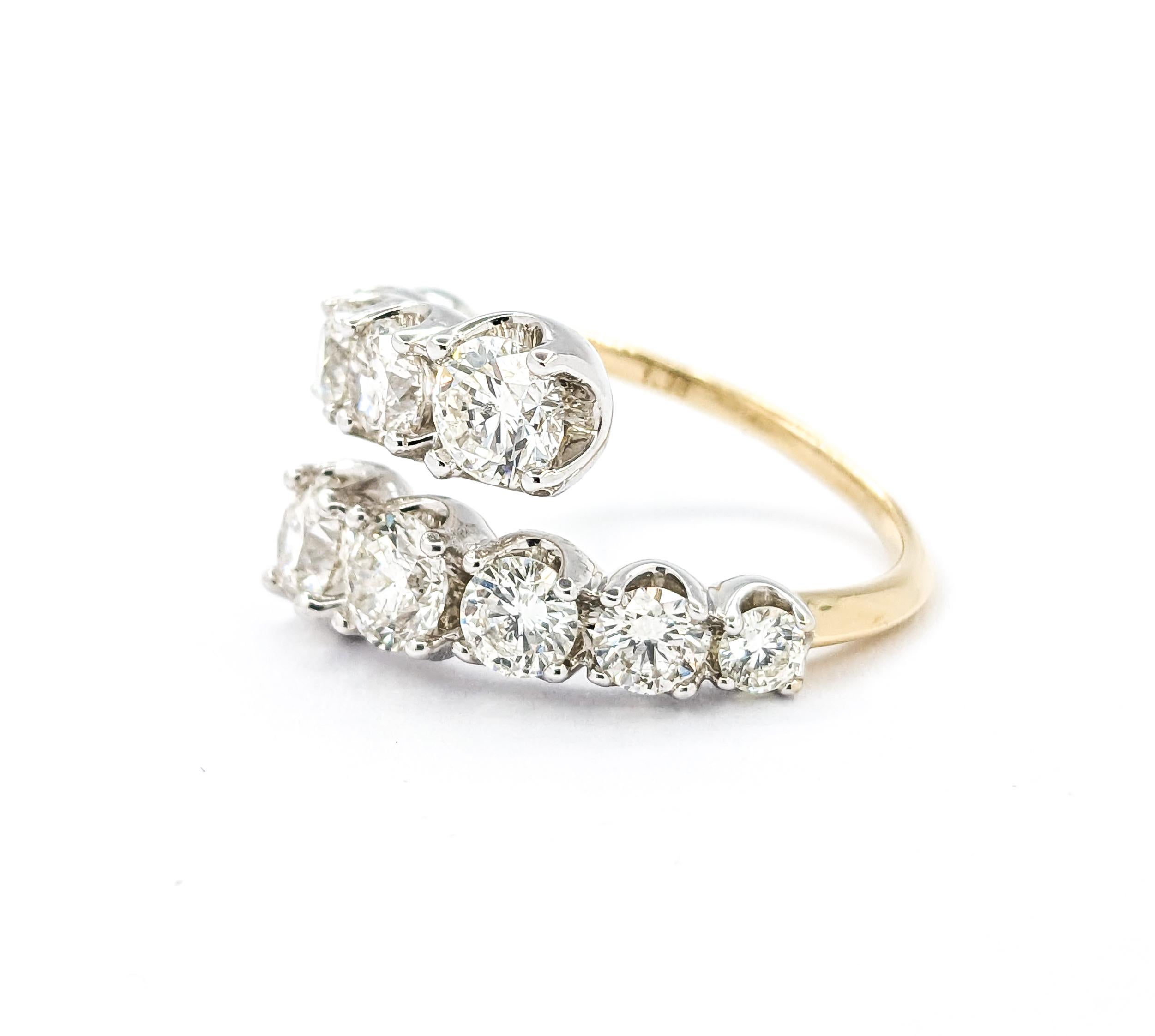 2ctw abgestufter Diamant- Bypass-Ring aus zweifarbigem Gold mit Diamanten 2