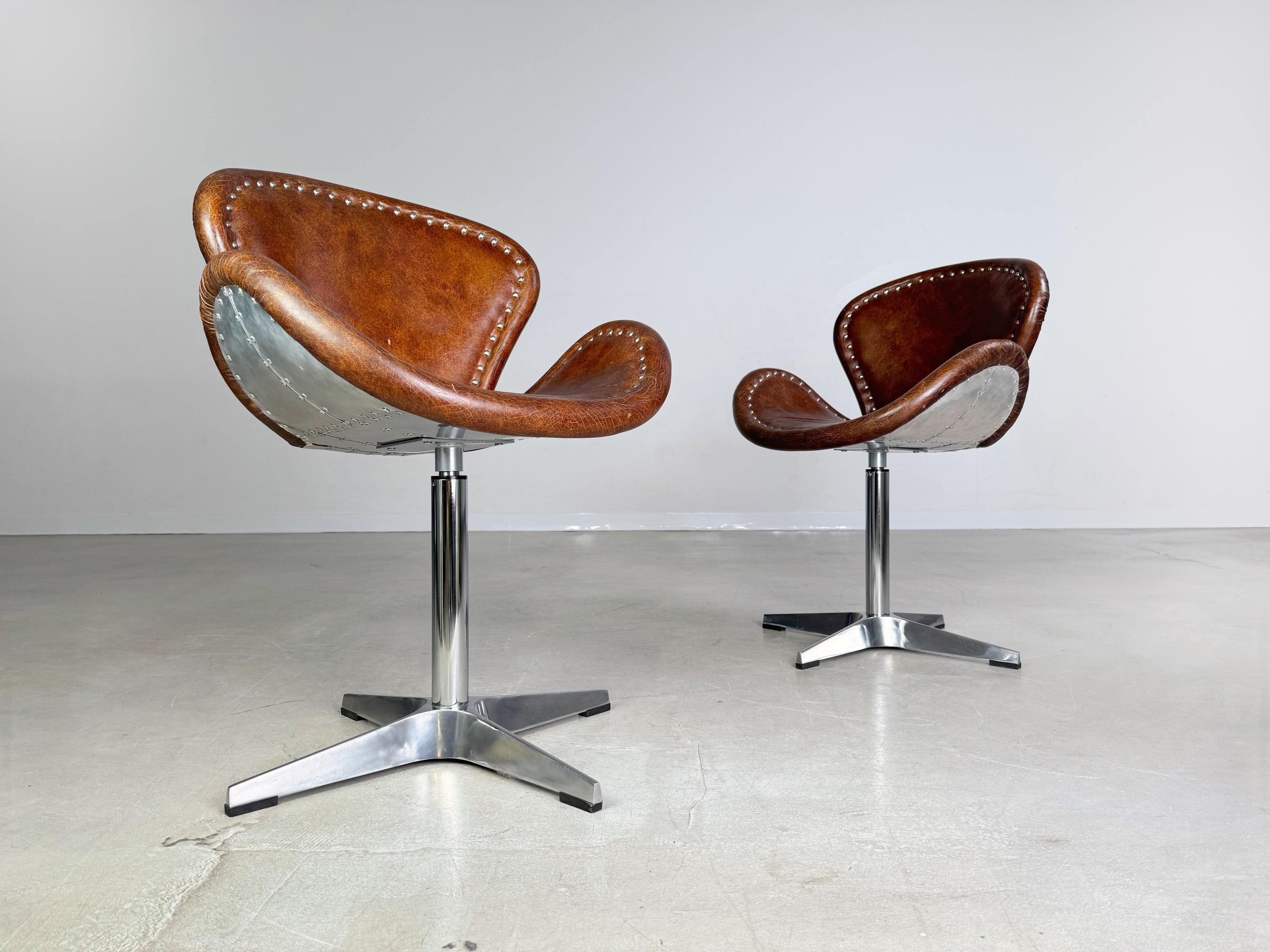 Wir bieten zwei coole Leder Accent Chairs von Acme zum Verkauf an. Ce design évoque la navigation aérienne et apporte un élément de design industriel moderne dans votre vie quotidienne. Le prix s'applique à la deuxième série.

***inkl. 19%