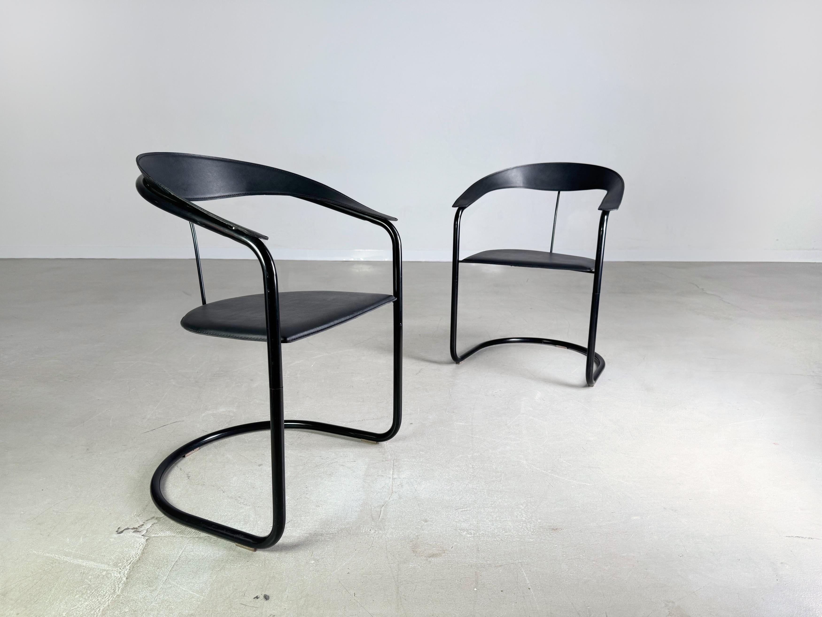 Postmoderne 2er Set Canasta Arrben Italy Stühle Design Vintage Freischwinger en vente