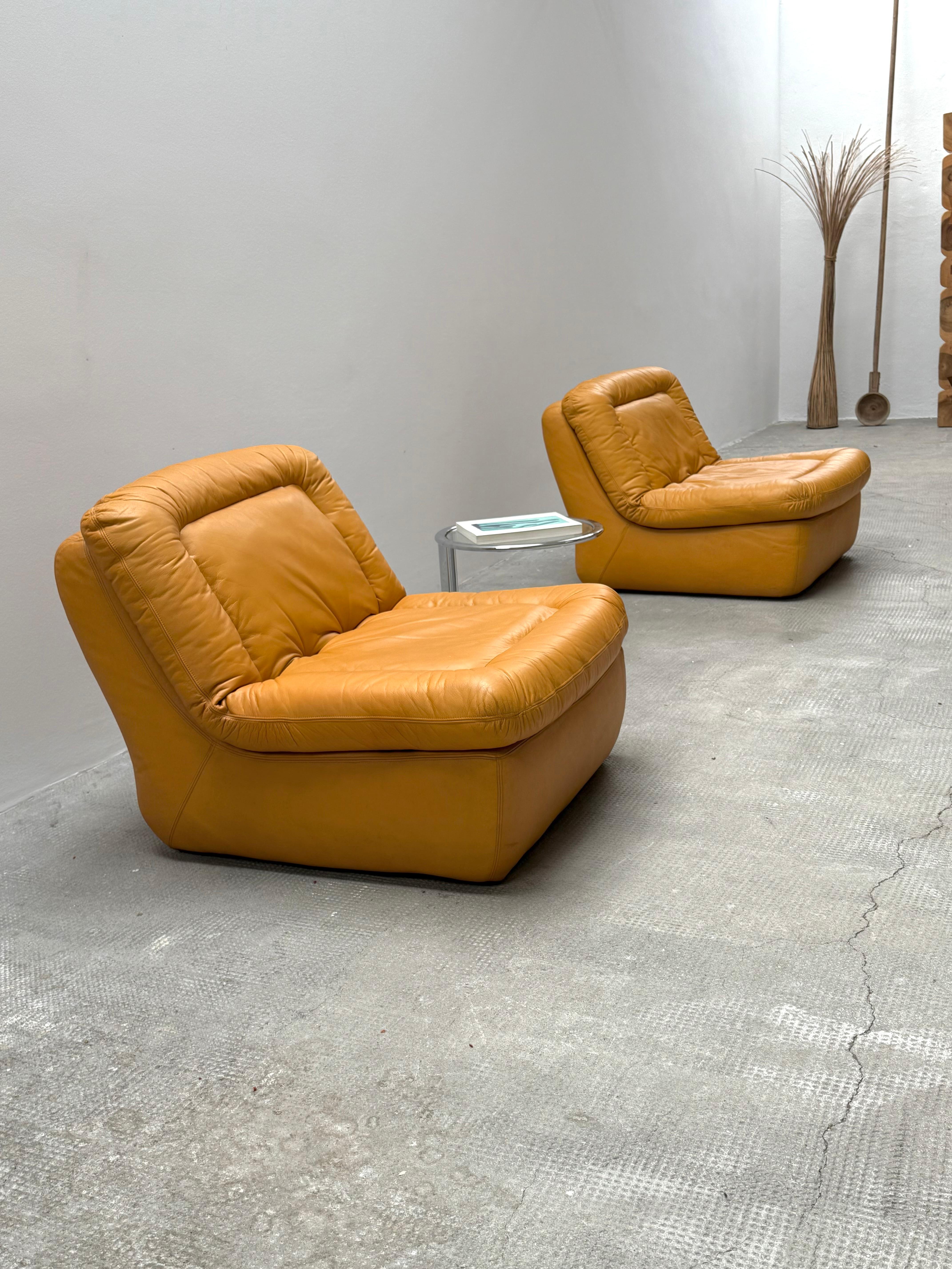 2er Set Dreipunkt Lounge Sessel Leder gelb, Deutschland 1970er Alemán en venta