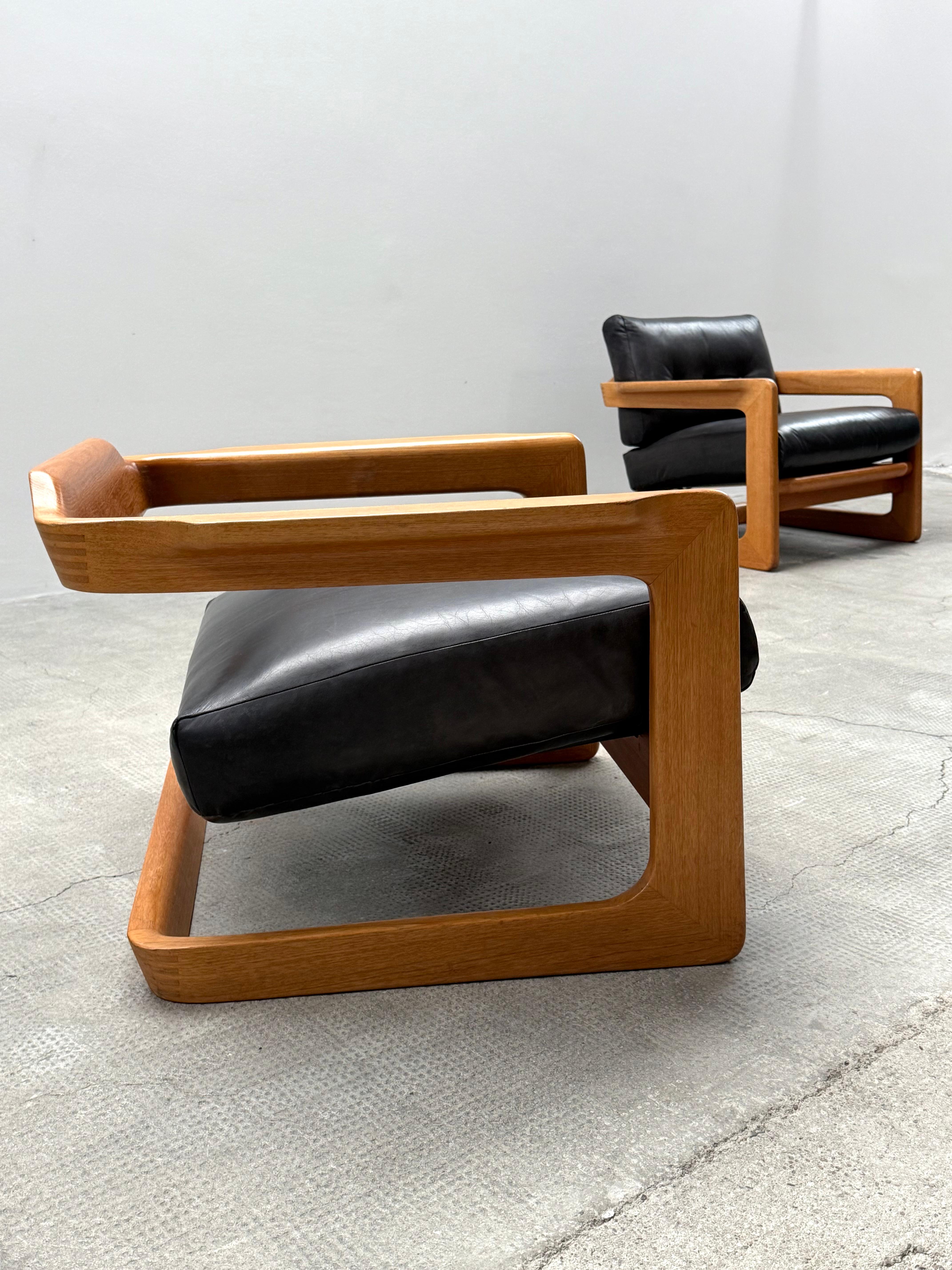 2er Set Freischwinger Sessel Eiche Holz Leder schwarz, Deutschland 1970s 1
