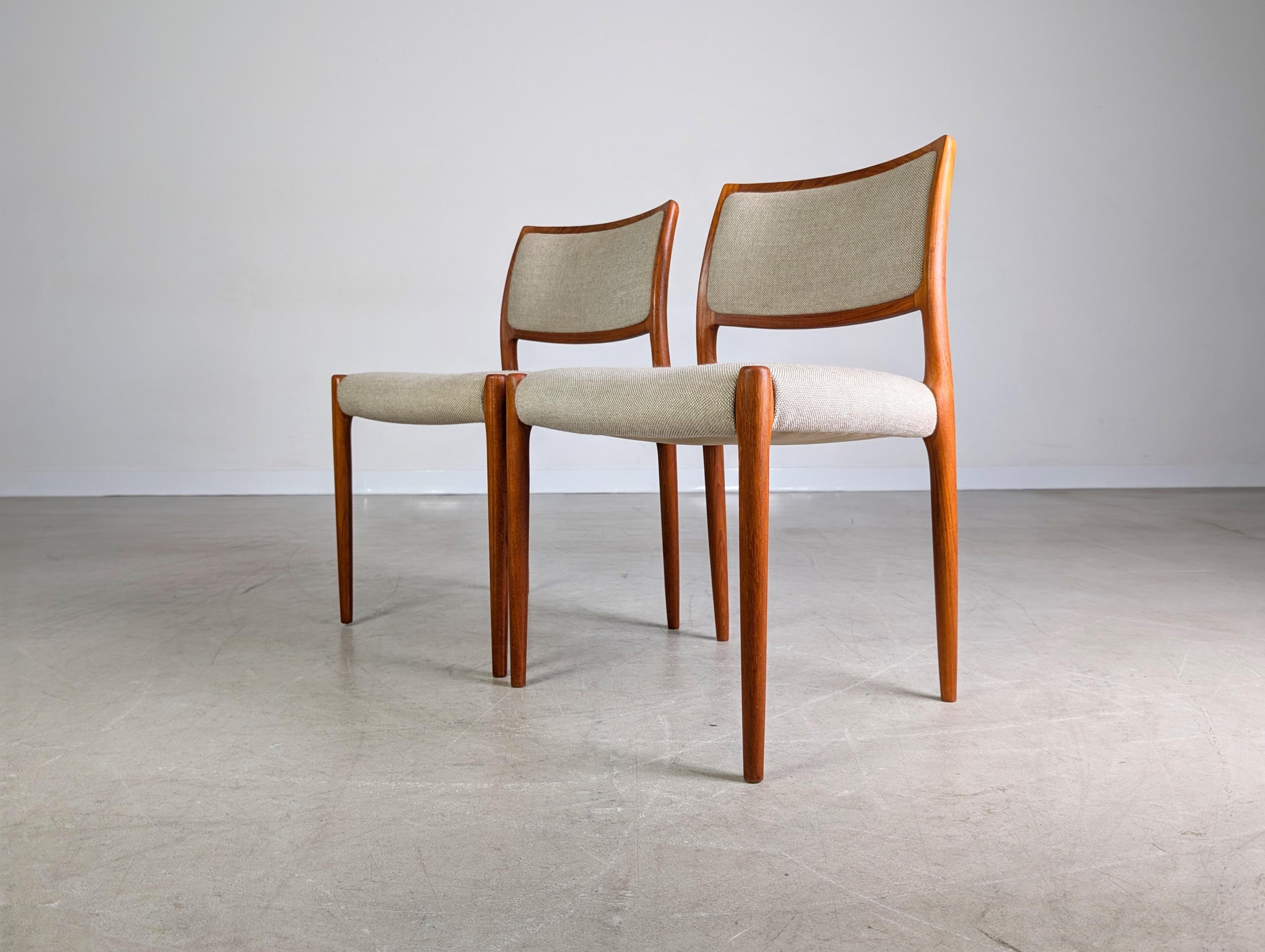 Fabric 2er Set Niels O Moller Stuhl JL Møller Møbelfabrik Modell 80 teak For Sale