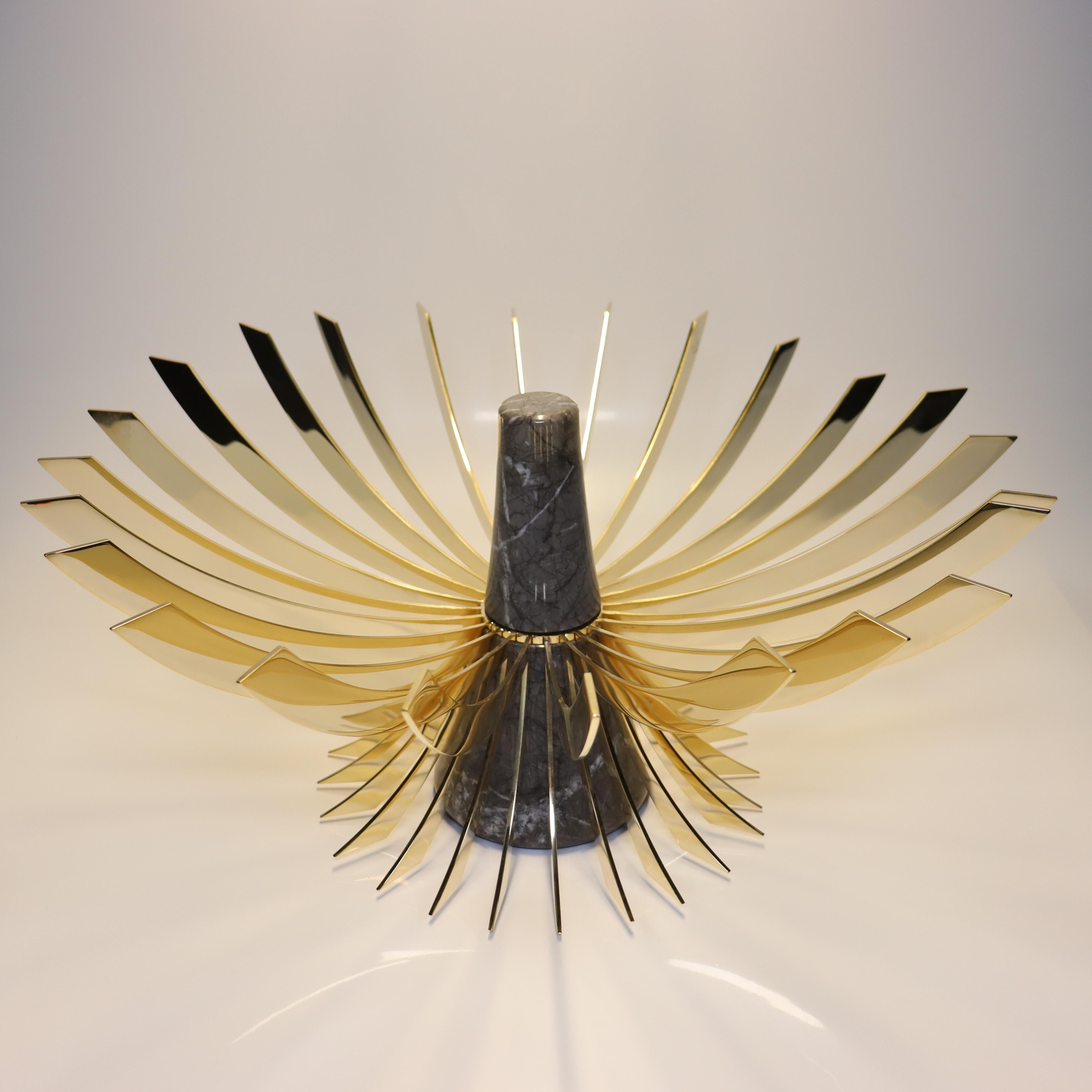 2K1M - Sagoma Fruit Bowl - Black & Gold - Marble core and Metal 24K Gold Fins. In New Condition For Sale In Toronto, CA