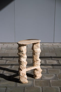 2LEGS, Taburete de diseño contemporáneo de madera tallada a mano