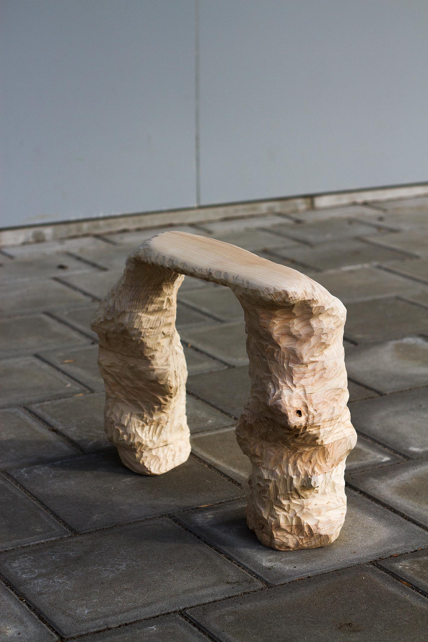 Autre Tabouret à 2 pieds, tabouret en bois sculpté en vente