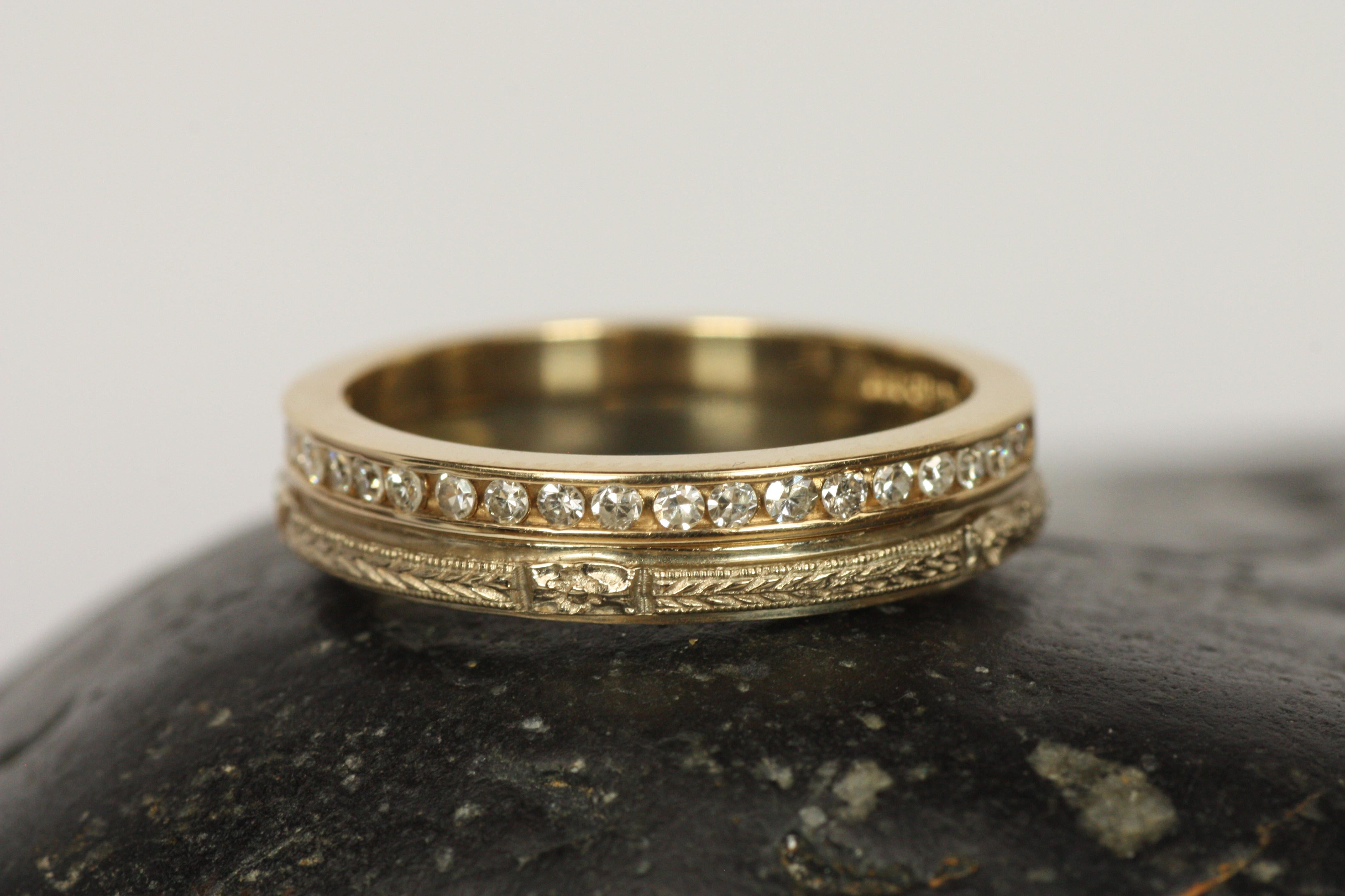 Alianza de boda de media eternidad de oro amarillo de 14 quilates con diamantes engastados en canal de 2 mm Corte redondo en venta