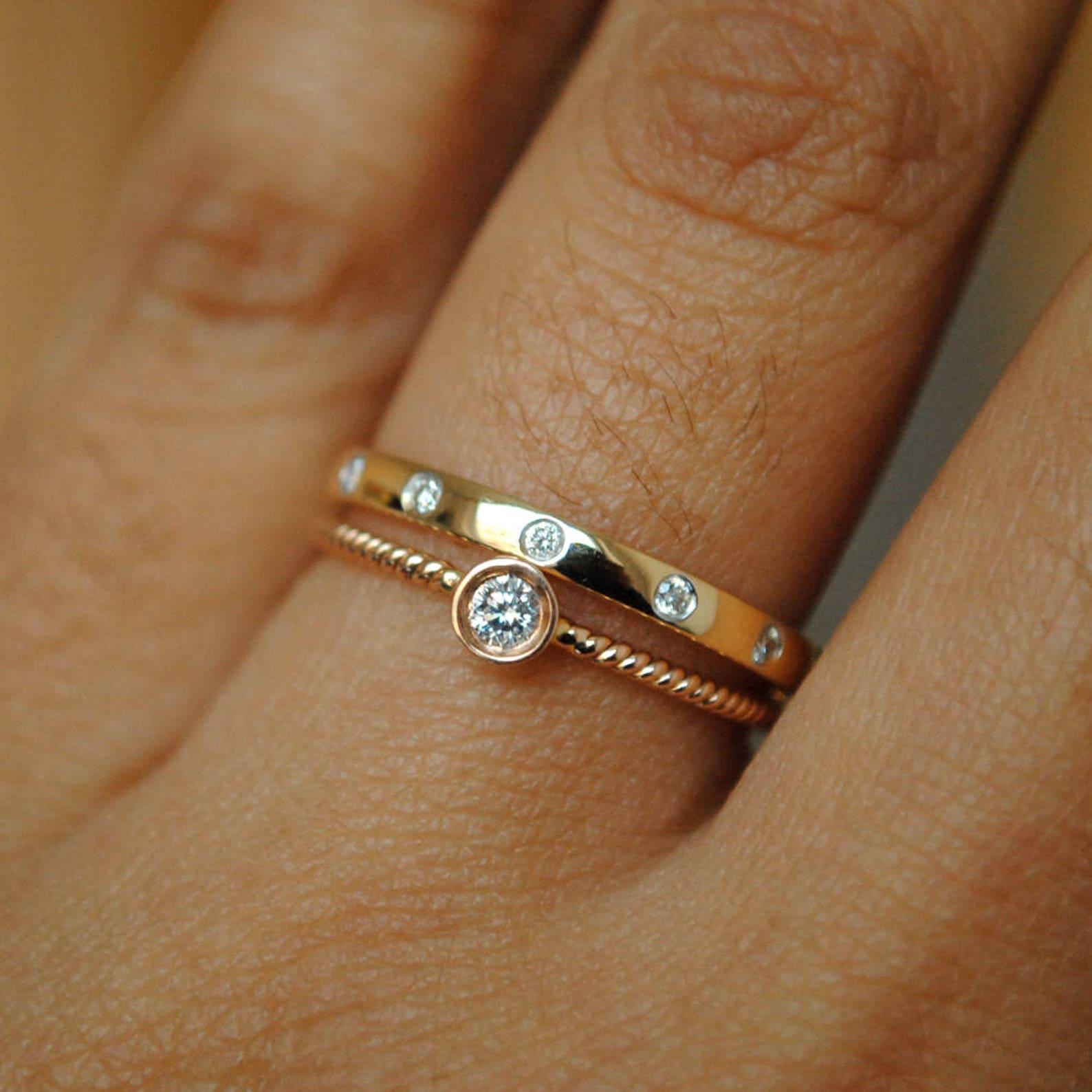 2mm Flush Set Diamond Eternity Wedding Band 14k Gold Ring Mid Thumb Ring Gift. In New Condition For Sale In Chicago, IL