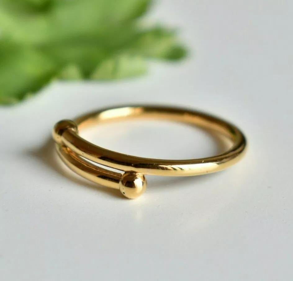 2mm Solid 14k Gold Bypass Ring Minimalist Jewelry In New Condition For Sale In Chicago, IL