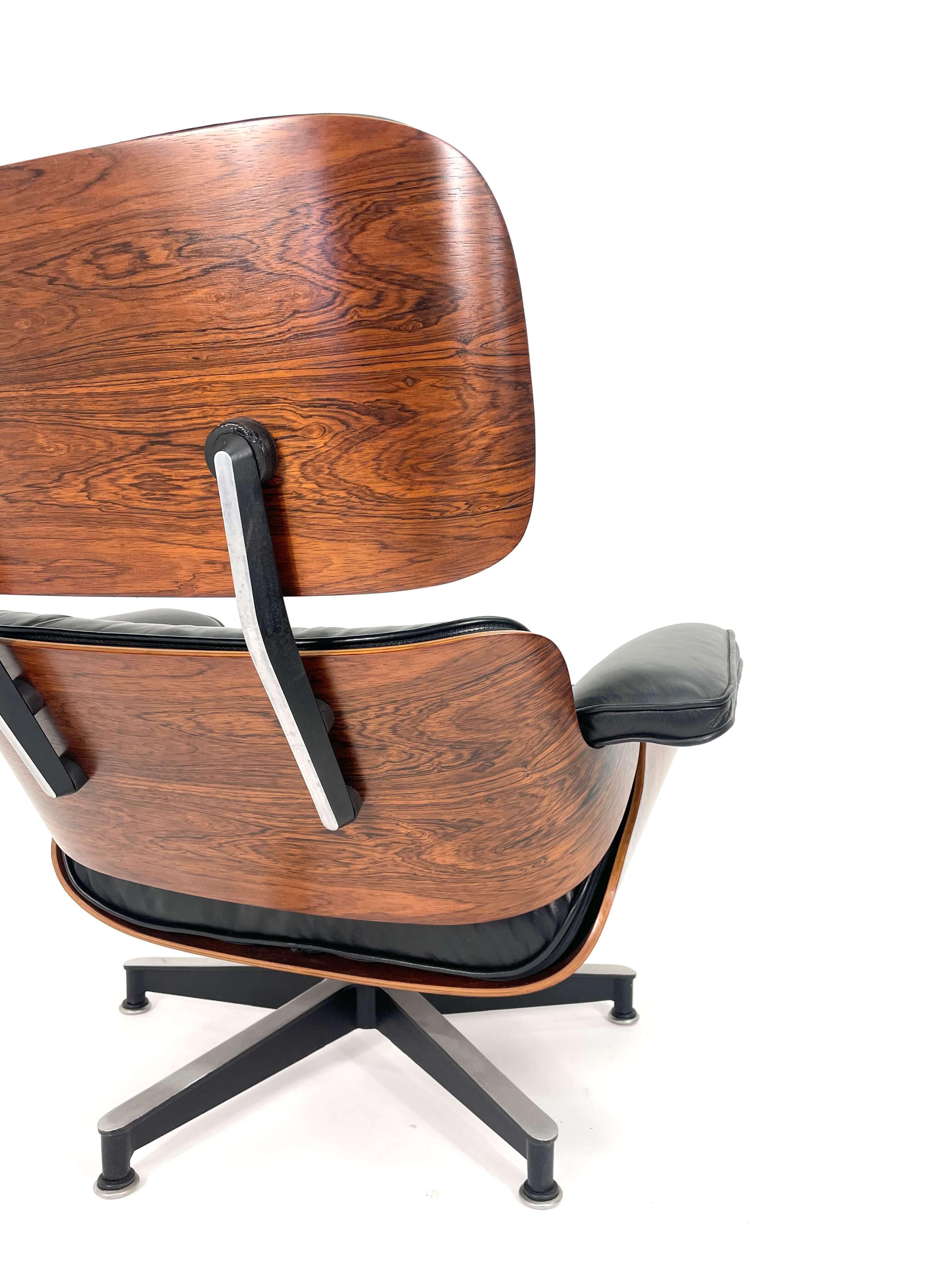 Chaise longue et pouf Eames de 2ème génération en bois de rose, vers les années 1960 5