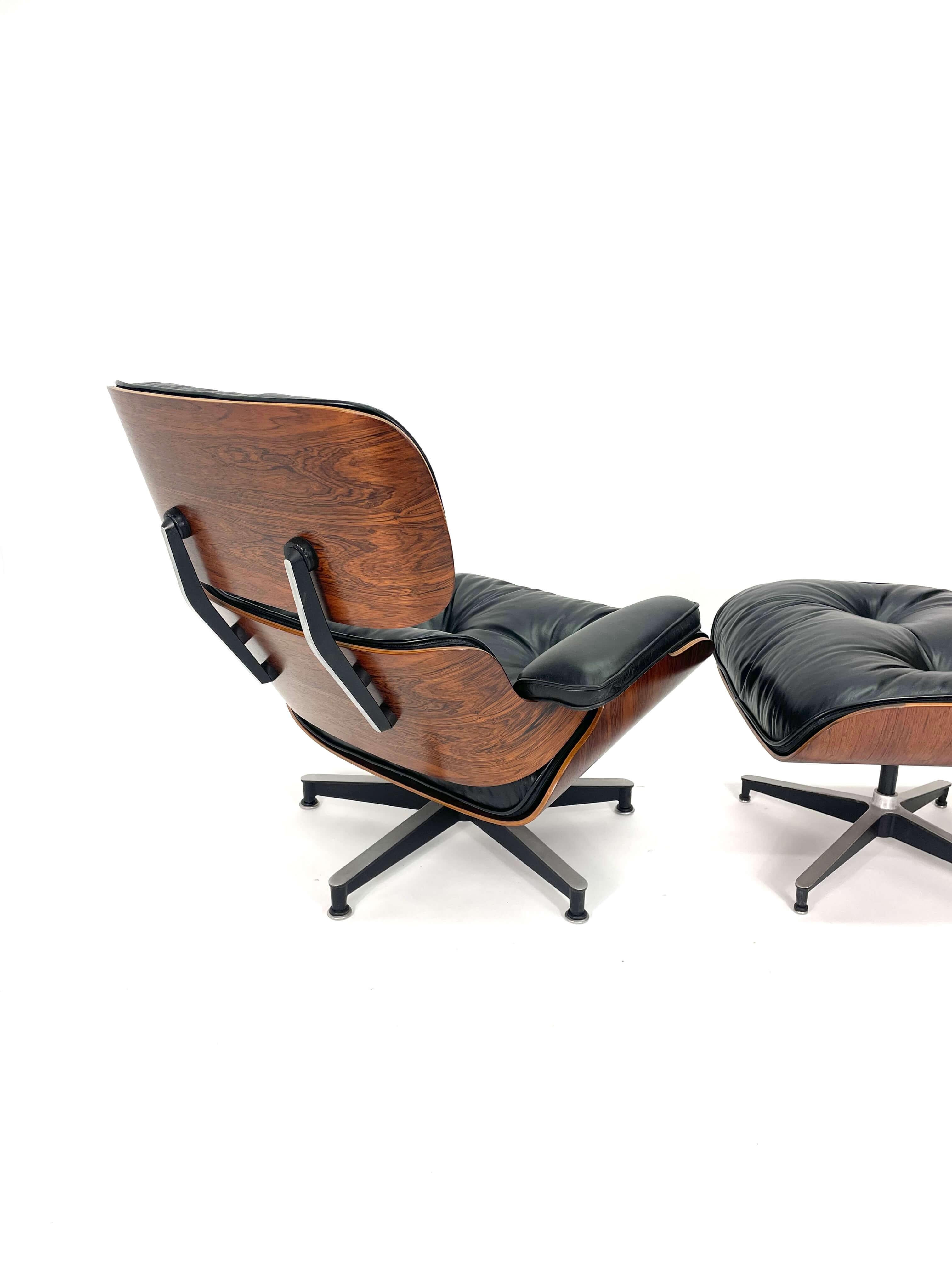 Mid-Century Modern Chaise longue et pouf Eames de 2ème génération en bois de rose, vers les années 1960