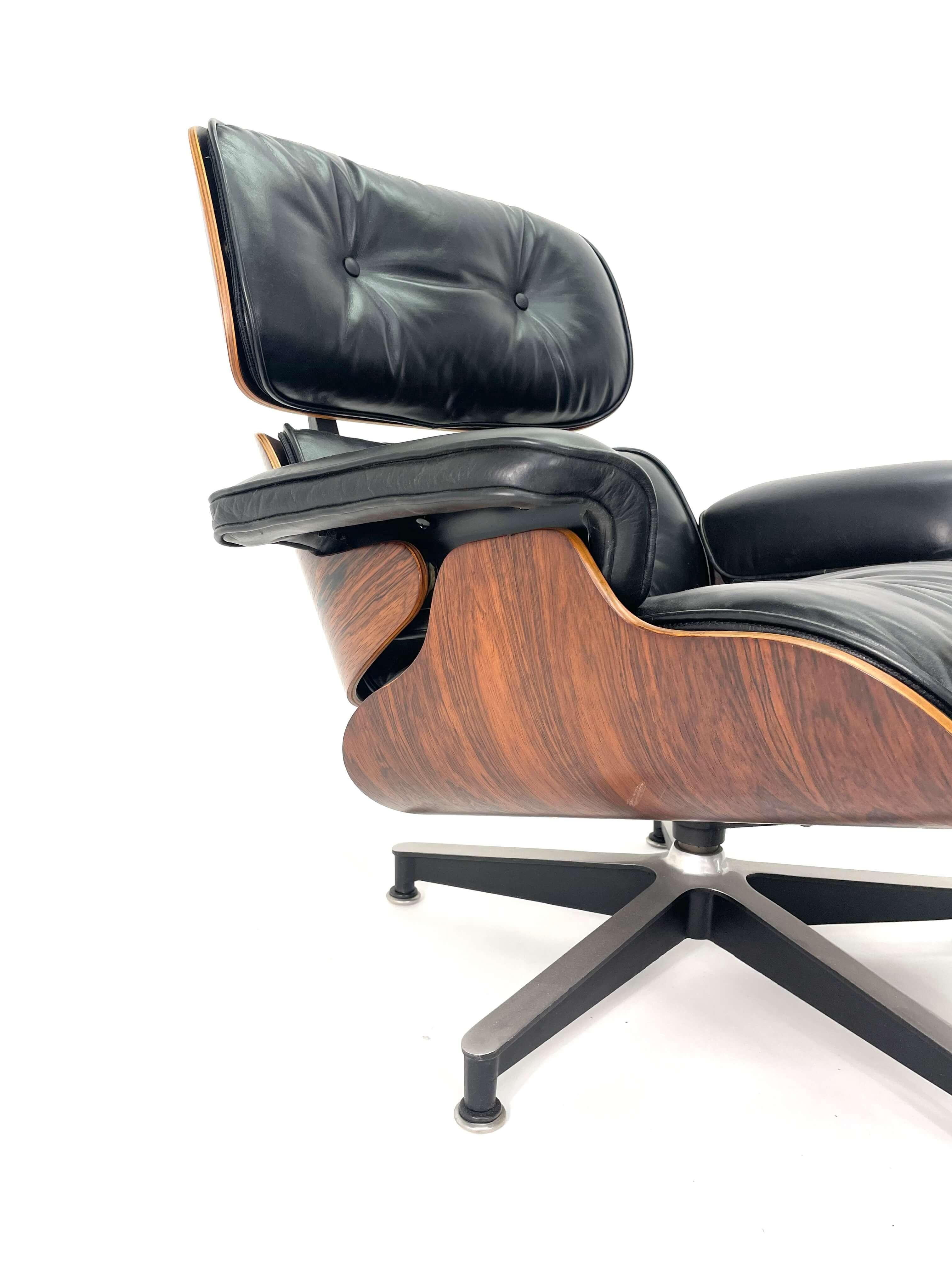 2nd Generation Eames Lounge Chair and Ottoman in Rosewood, Circa 1960's In Excellent Condition In San Diego, CA