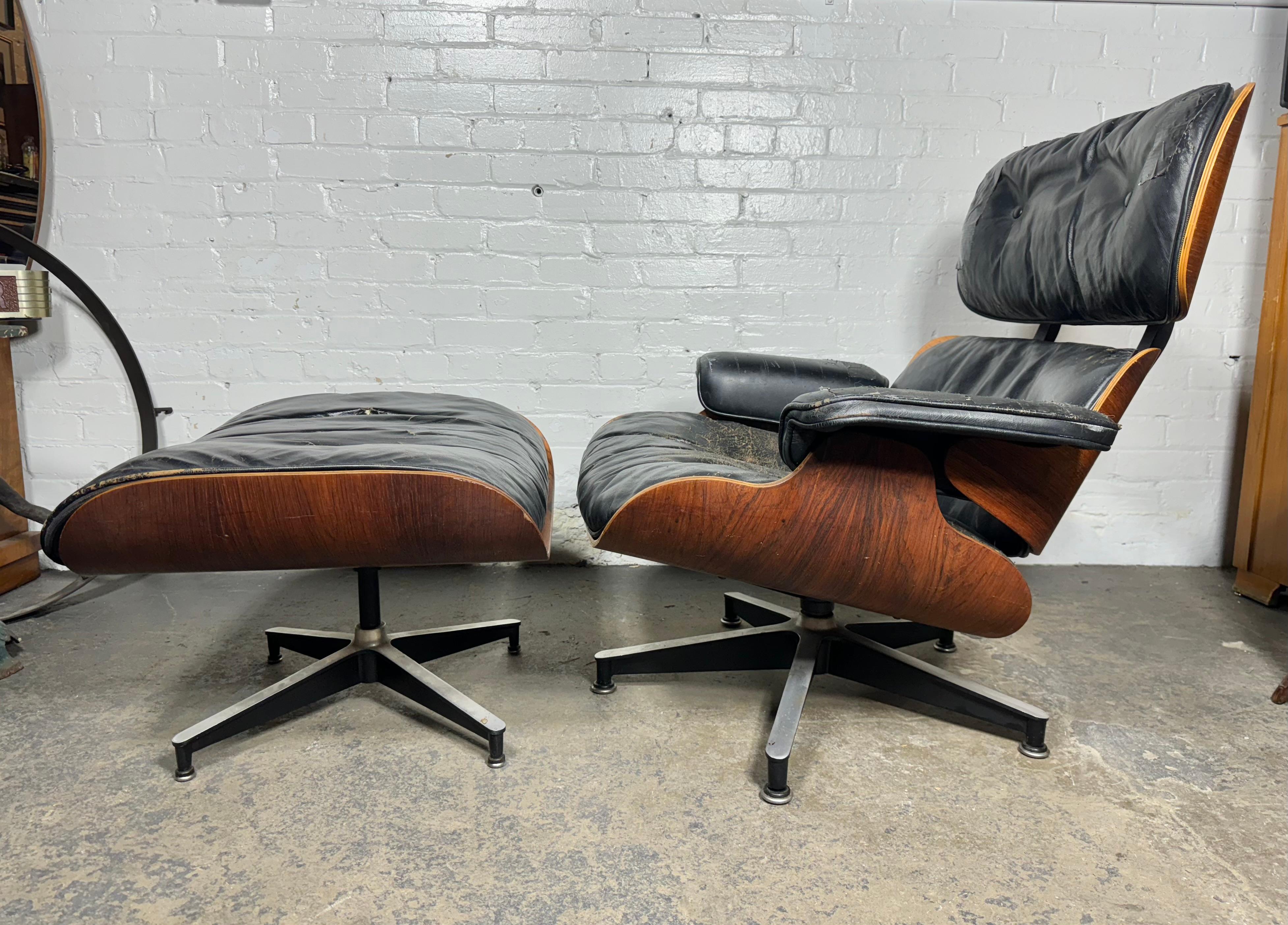 2nd generation Rosewood Eames Lounge Chair & Ottoman Herman Miller, USA 1960s In Fair Condition In Buffalo, NY