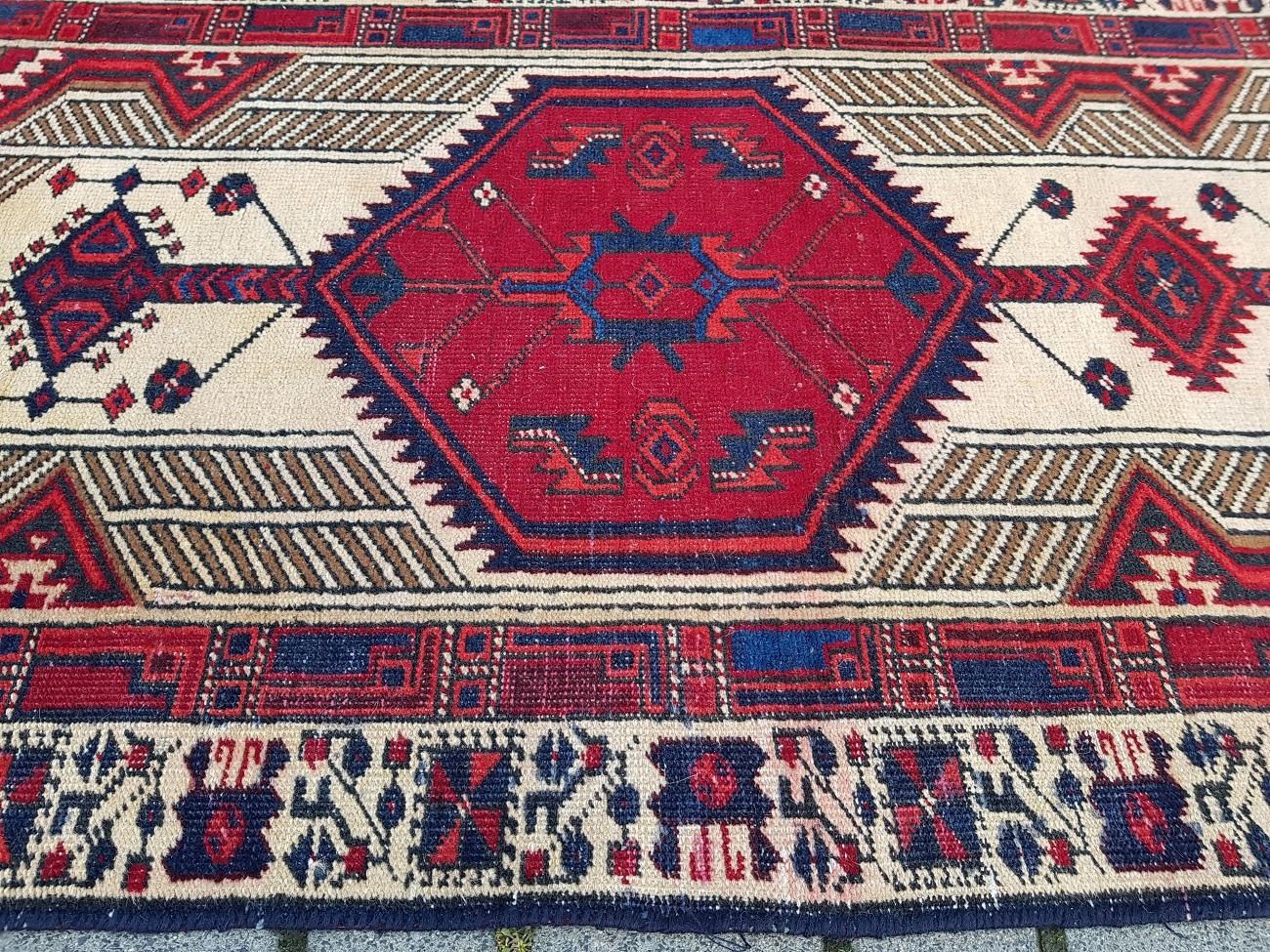 Second Half of the 20th Century Kurdistan Wool Walker Rug In Good Condition In Raalte, NL