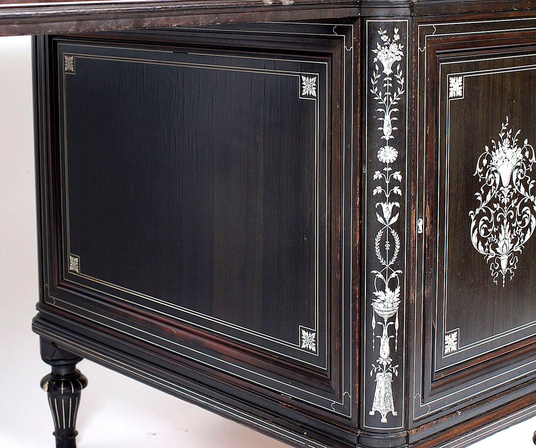 Second Half of the 19th Century Italian Renaissance Style Desk For Sale 10