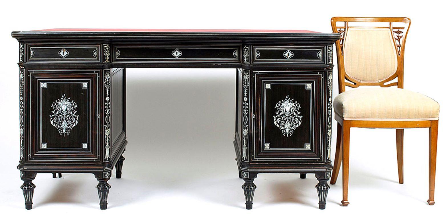 Second Half of the 19th Century Italian Renaissance Style Desk For Sale 12