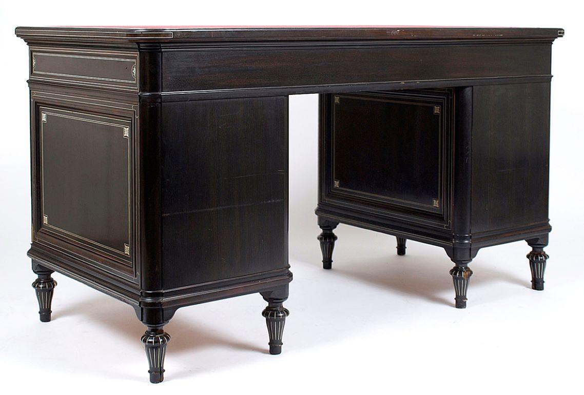 Carved Second Half of the 19th Century Italian Renaissance Style Desk For Sale