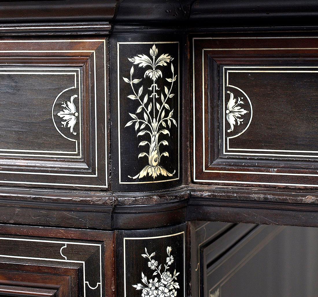 Second Half of the 19th Century Italian Renaissance Style Desk For Sale 3