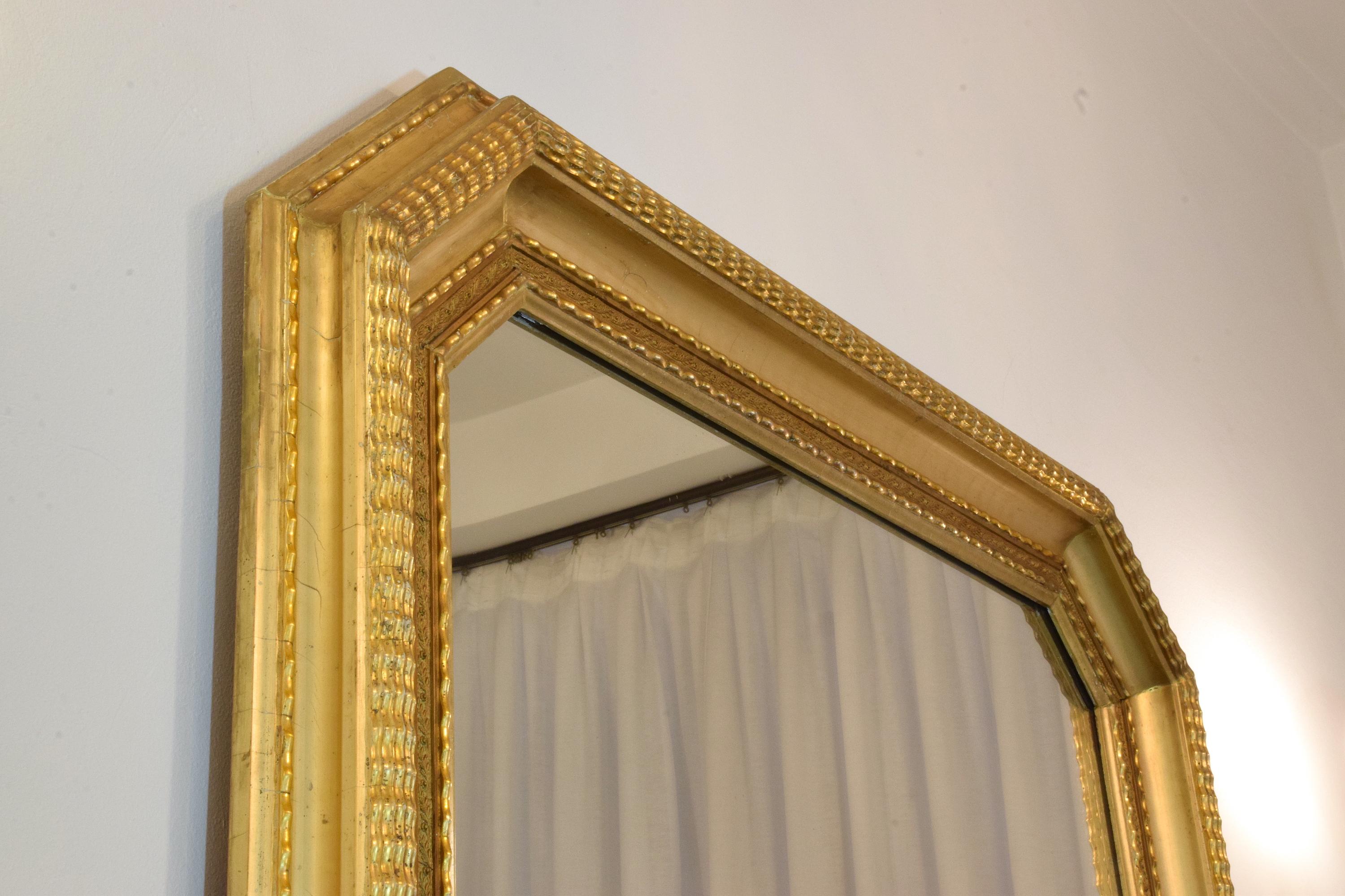  Italian Octagonal Art Deco Style Giltwood Mirror, 1940s For Sale 5