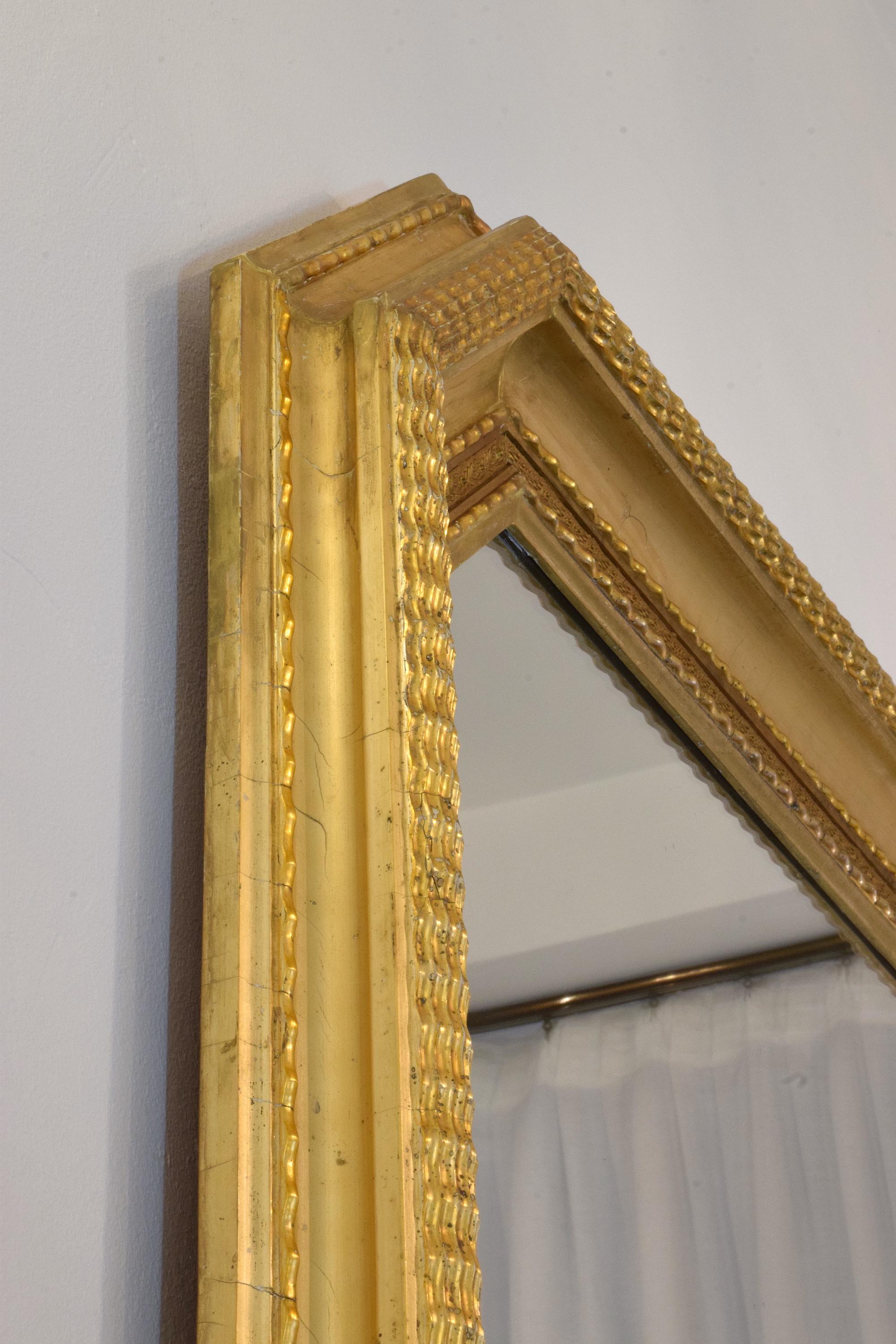 20th Century Italian Octagonal Giltwood Mirror, 1940s For Sale 5