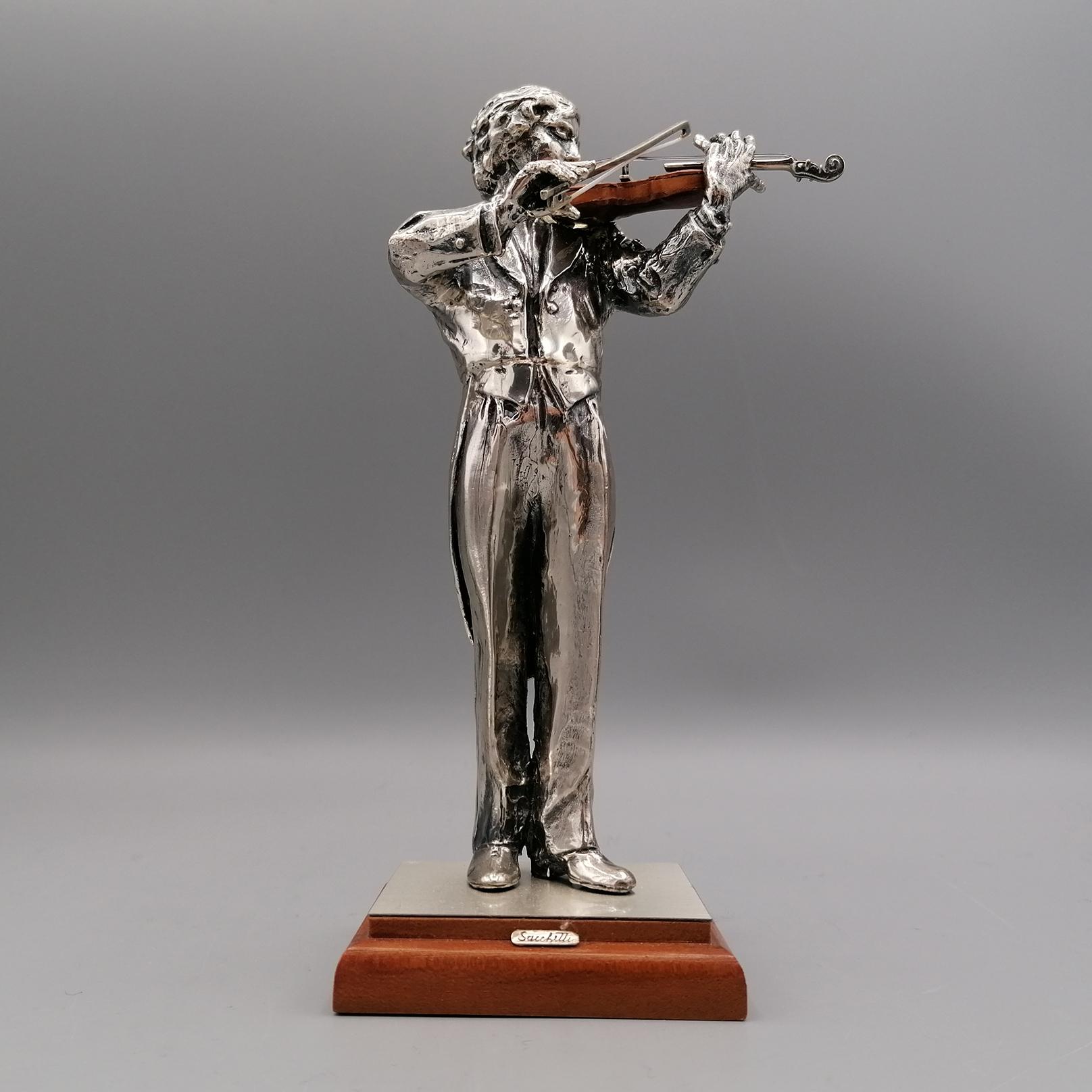 Italienische Violinistenstatue aus massivem Silber des 2. Jahrhunderts mit Holzgefäß (Gegossen) im Angebot
