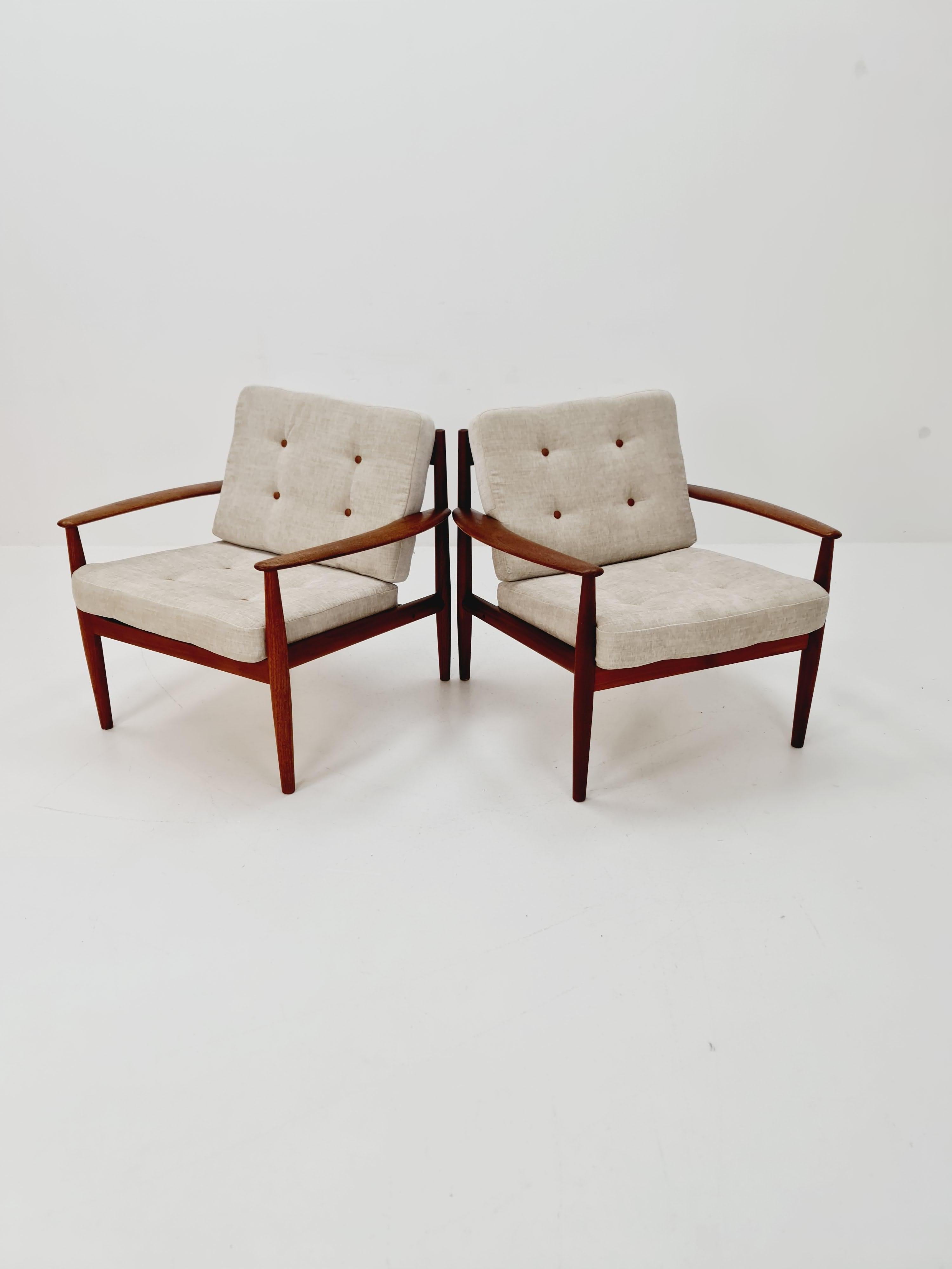 2Rare Danish teak lounge chair/ Easy chair by Grete Jalk For France &Son , 1960s For Sale 9