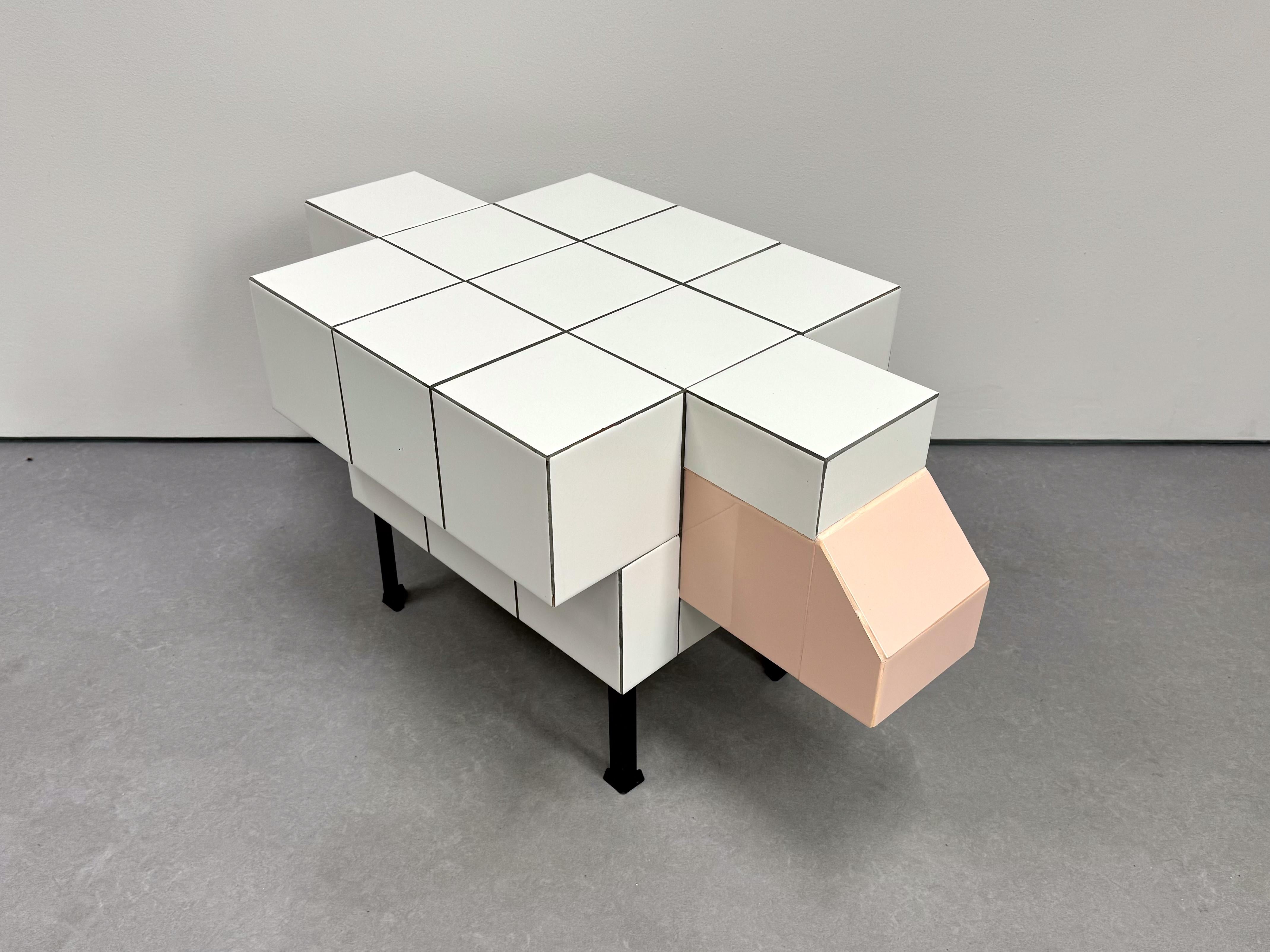 Espagnol 2Table d'appoint sculpturale en céramique blanche 