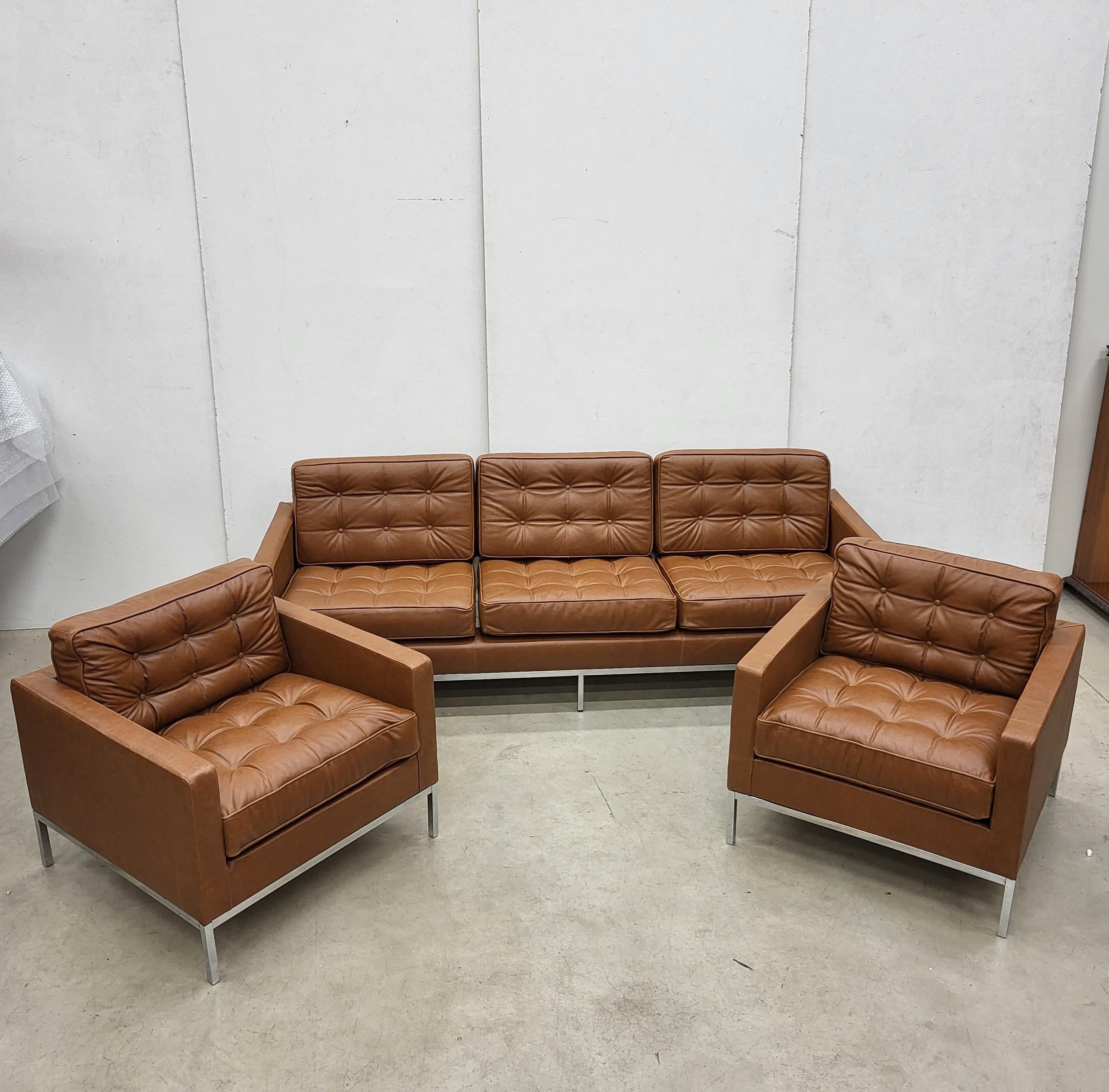 This timeless iconic sofa living room set was designed in 1954 by Florence Knoll and produced by Knoll International in the 1970s. The complete set has been carefully restored in a wonderful Pine Brown Cognac leather.

The set includes 2x 3 Seater