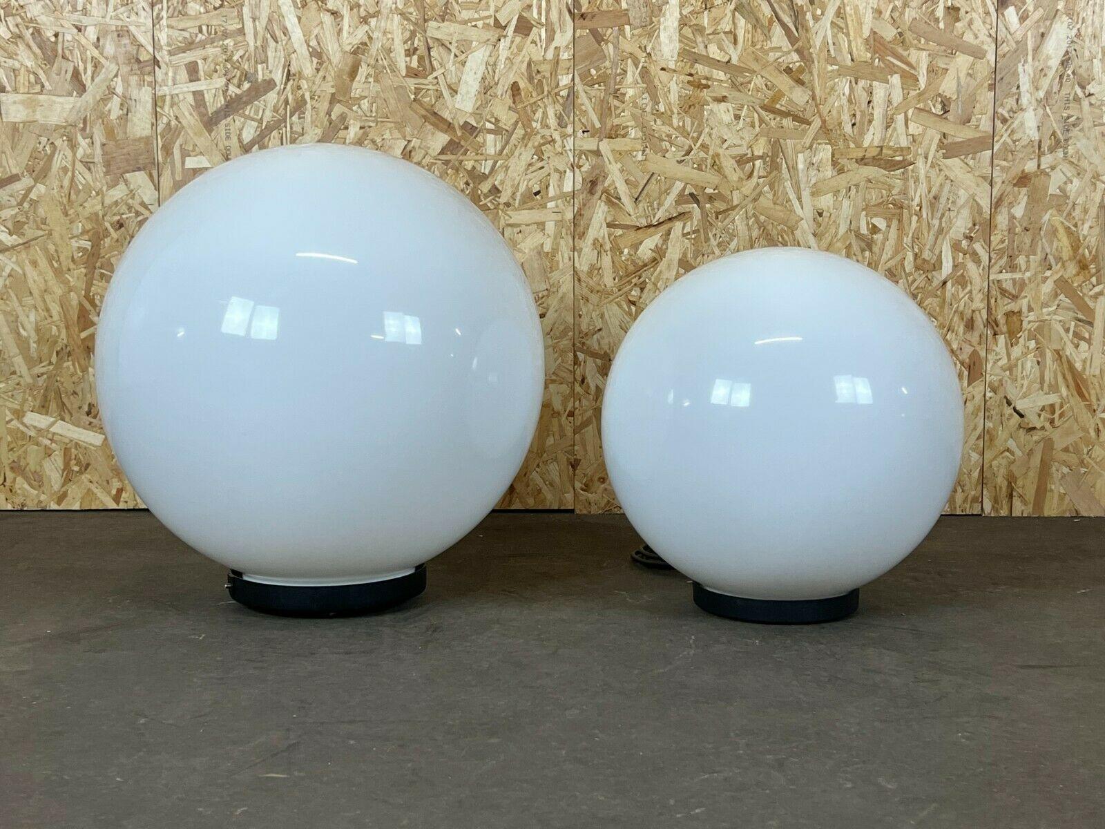 2x 60s 70s Ball lamp floor lamp Acrilico PMMA made in Italy design 60s.

Object: 2x ball lamp

Manufacturer:

Condition: good - vintage

Age: around 1960-1970

Dimensions:

Diameter = 40cm & 50cm

Other notes:

- Plastic -

The