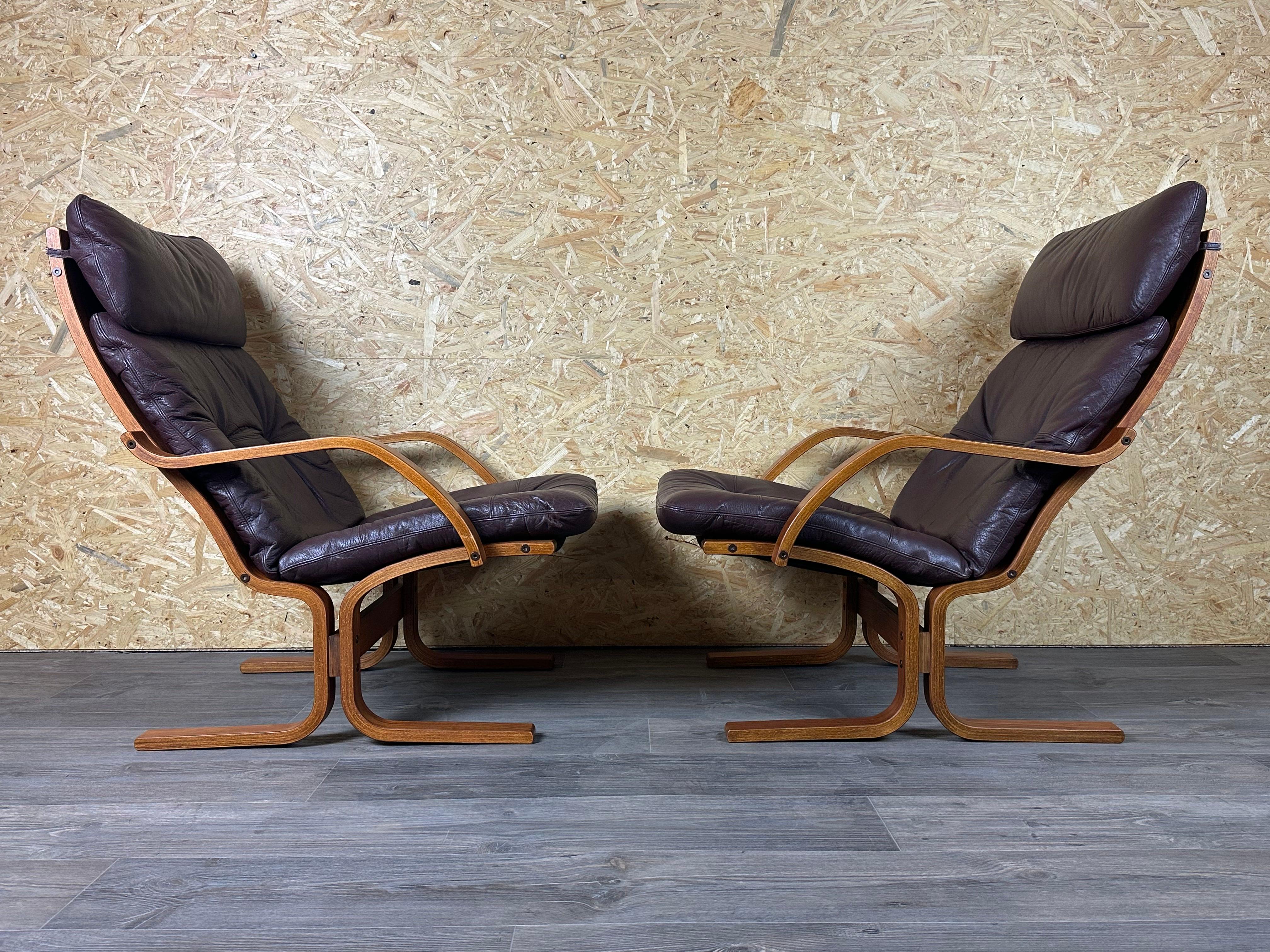 2x 60er 70er Jahre Sessel Leder Sessel Westnofa Norwegen Mid Century

Artikel: 2x Leder Sessel

Hersteller: Westnofa

Zustand: Gut - Vintage By

Alter: ca. 1960-1970

Abmessungen:

Breite = 68cm
Tiefe = 93cm
Höhe = 96cm
Sitzhöhe = 42cm

MATERIAL: