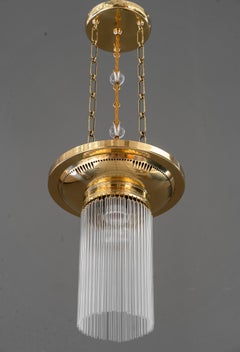 2 lustres Art déco avec des tiges en verre, Vienne, vers les années 1920