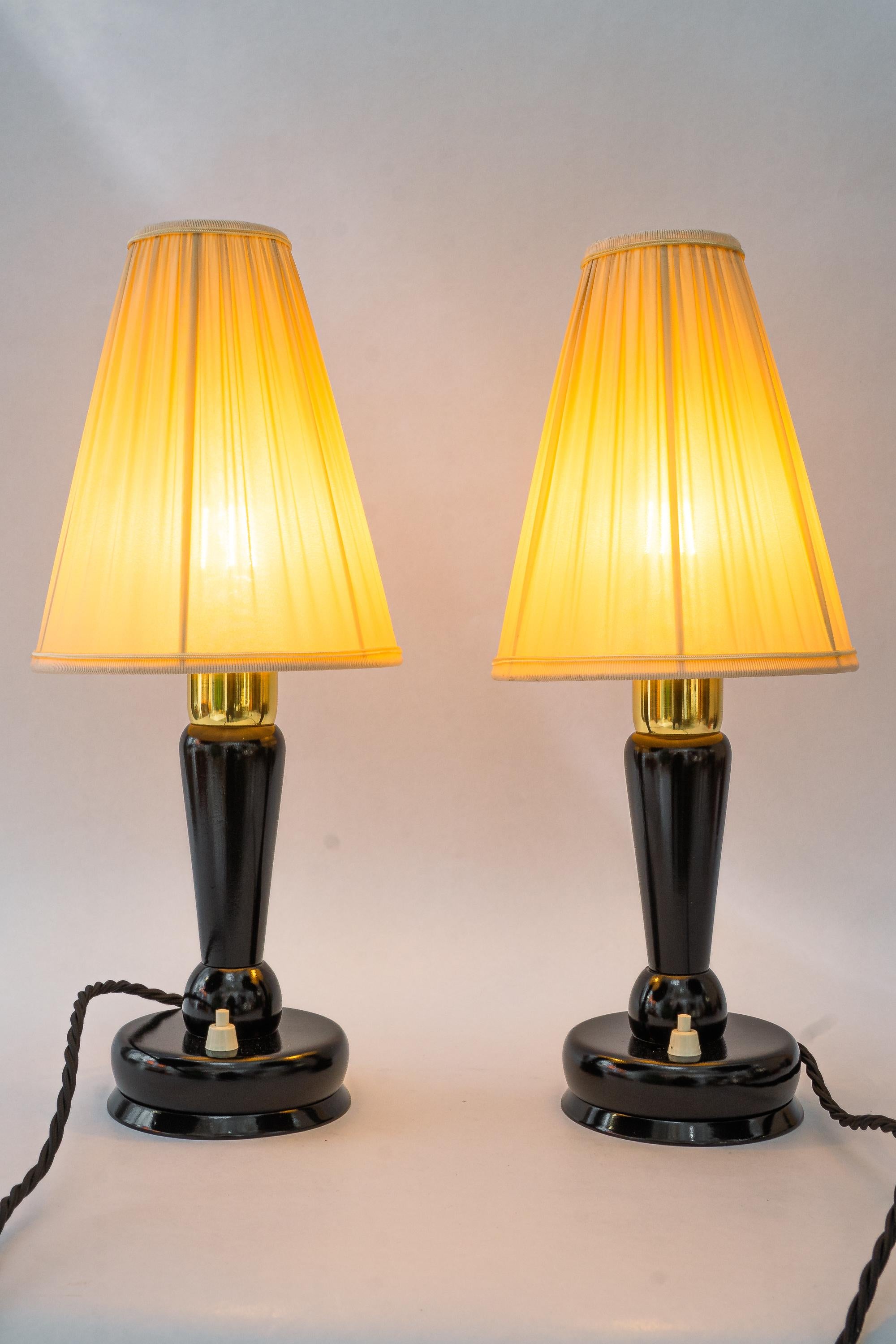 2x lampes de bureau Art déco avec abat-jour en tissu viennoise vers les années 1920 en vente 2