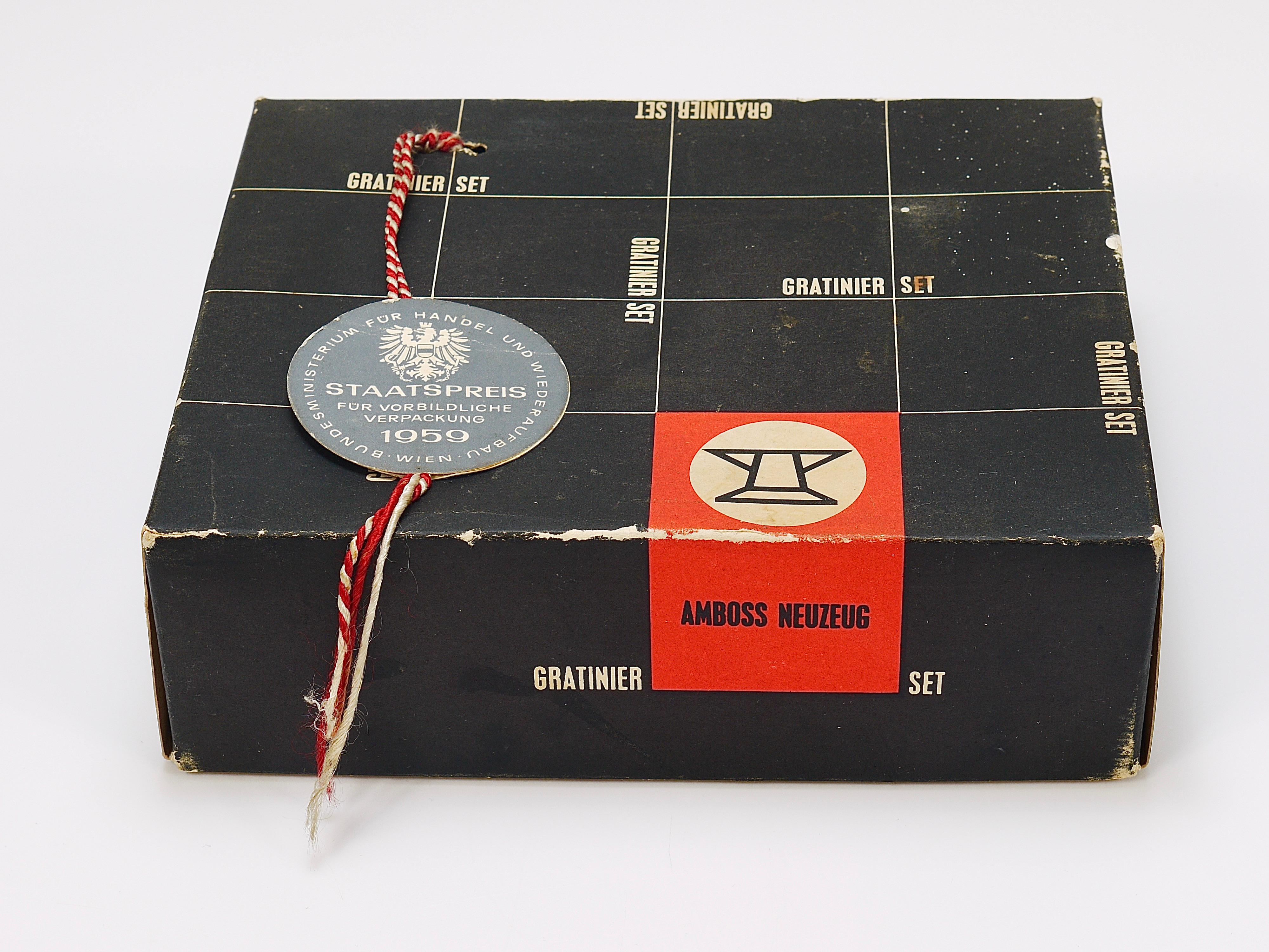 2x Carl Auböck Pfanne & Serviertablett & Amboss 2060 Besteck, Originalverpackung, 1950er Jahre (Moderne der Mitte des Jahrhunderts) im Angebot