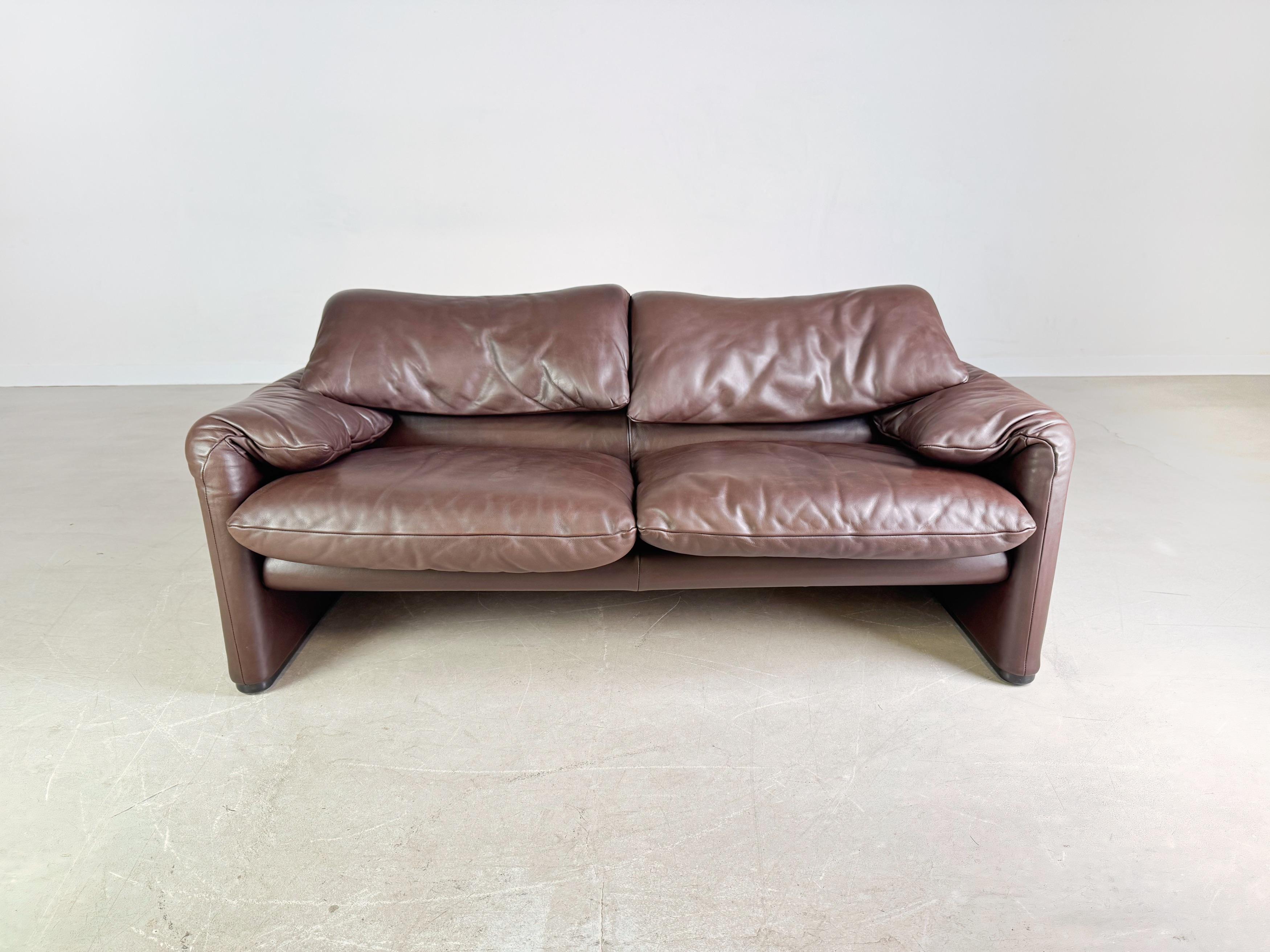 2x Cassina Maralunga 2-Sitzer Sofa Leder Braun Vico Magistretti im Zustand „Hervorragend“ im Angebot in Berlin, DE