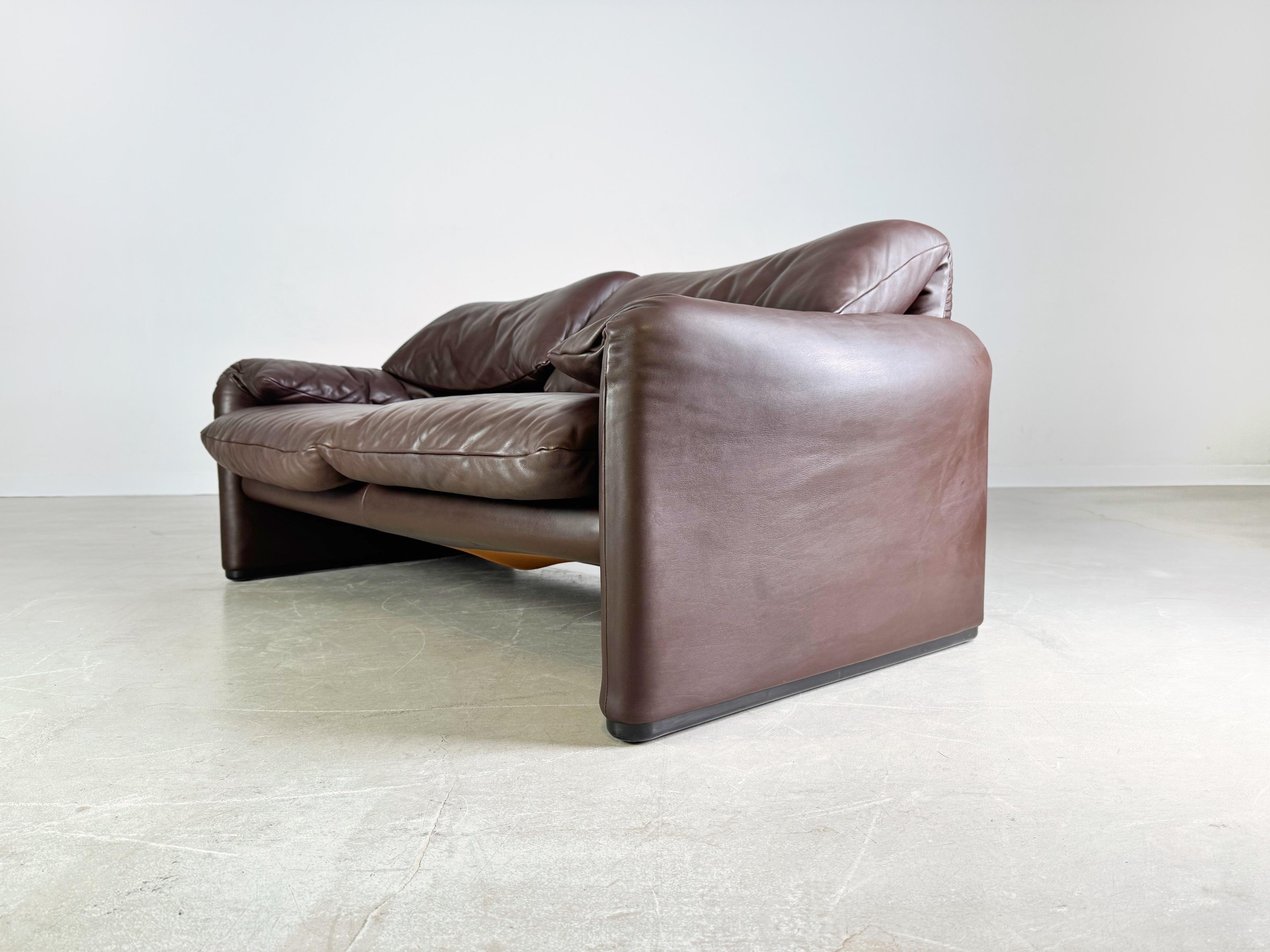 2x Cassina Maralunga 2-Sitzer Sofa Leder Braun Vico Magistretti im Angebot 2