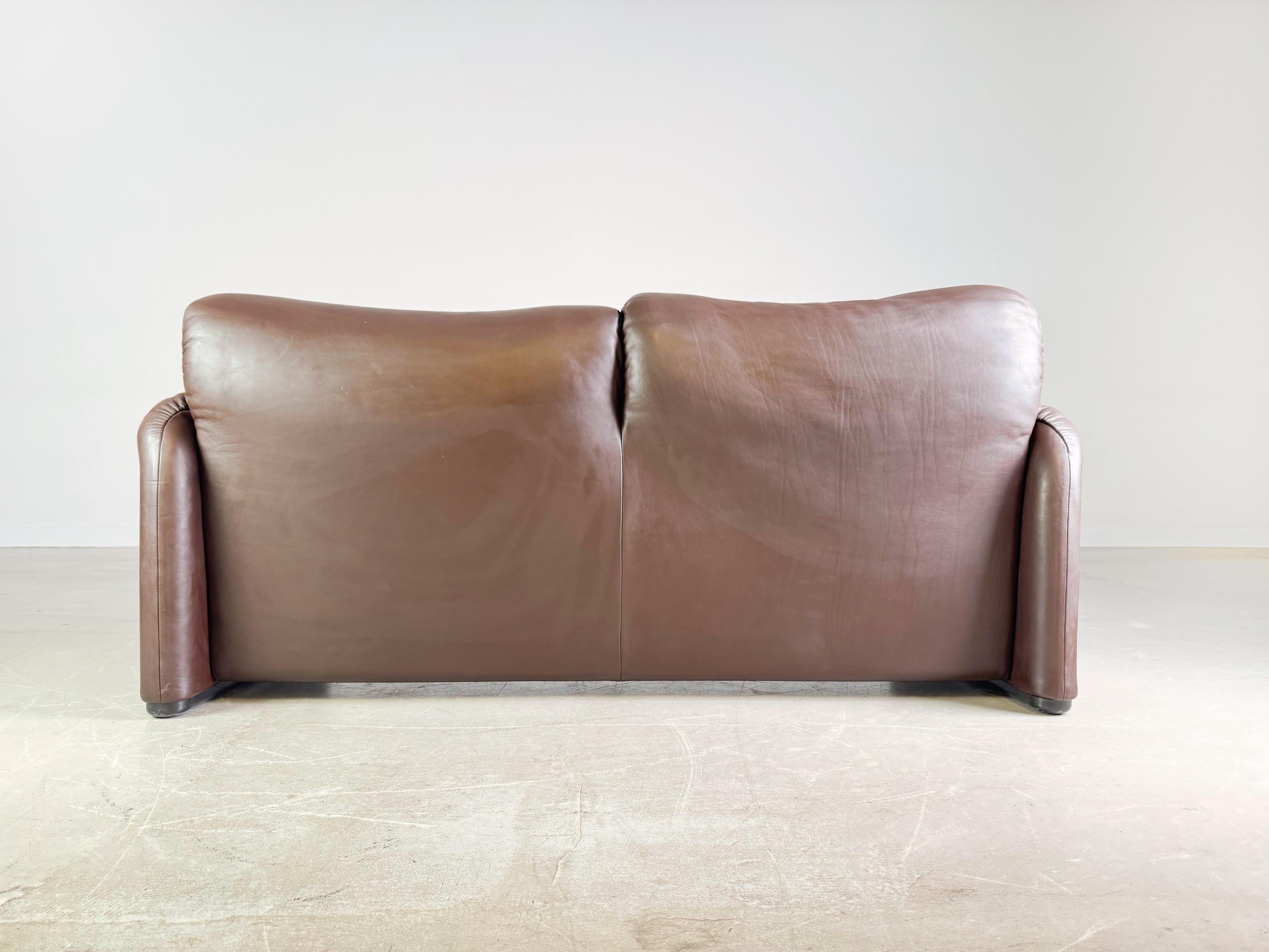 2x Cassina Maralunga 2-Sitzer Sofa Leder Braun Vico Magistretti im Angebot 3